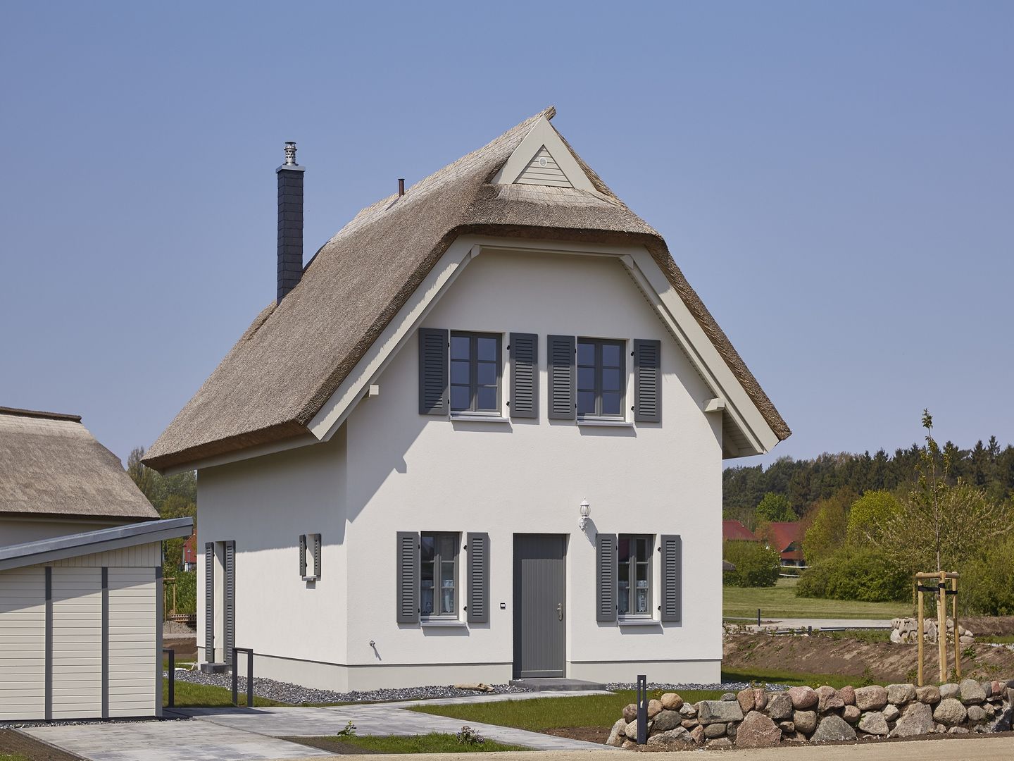 Premium Reetdachvilla mit 3 Schlafzimmern, Sauna und Kamin (E15) - Hauptansicht