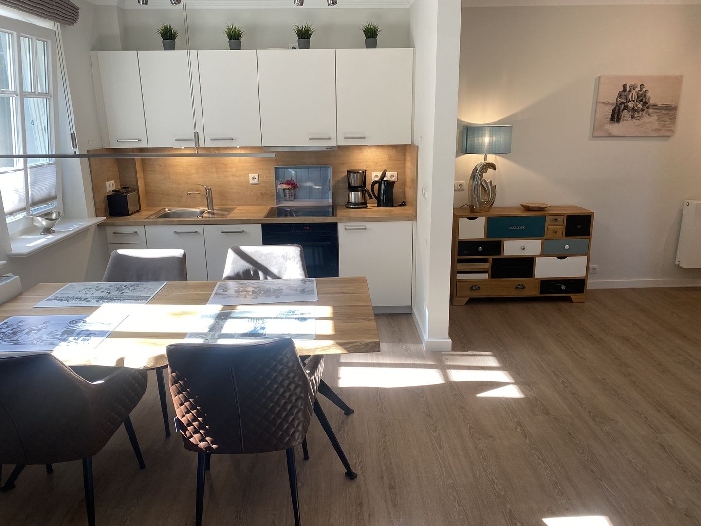 Dünenpark Binz Komfortplus Ferienwohnung mit 1 Schlafzimmer und Terrasse im Erdgeschoss (050) Insel Rügen - Küche / Küchenzeile