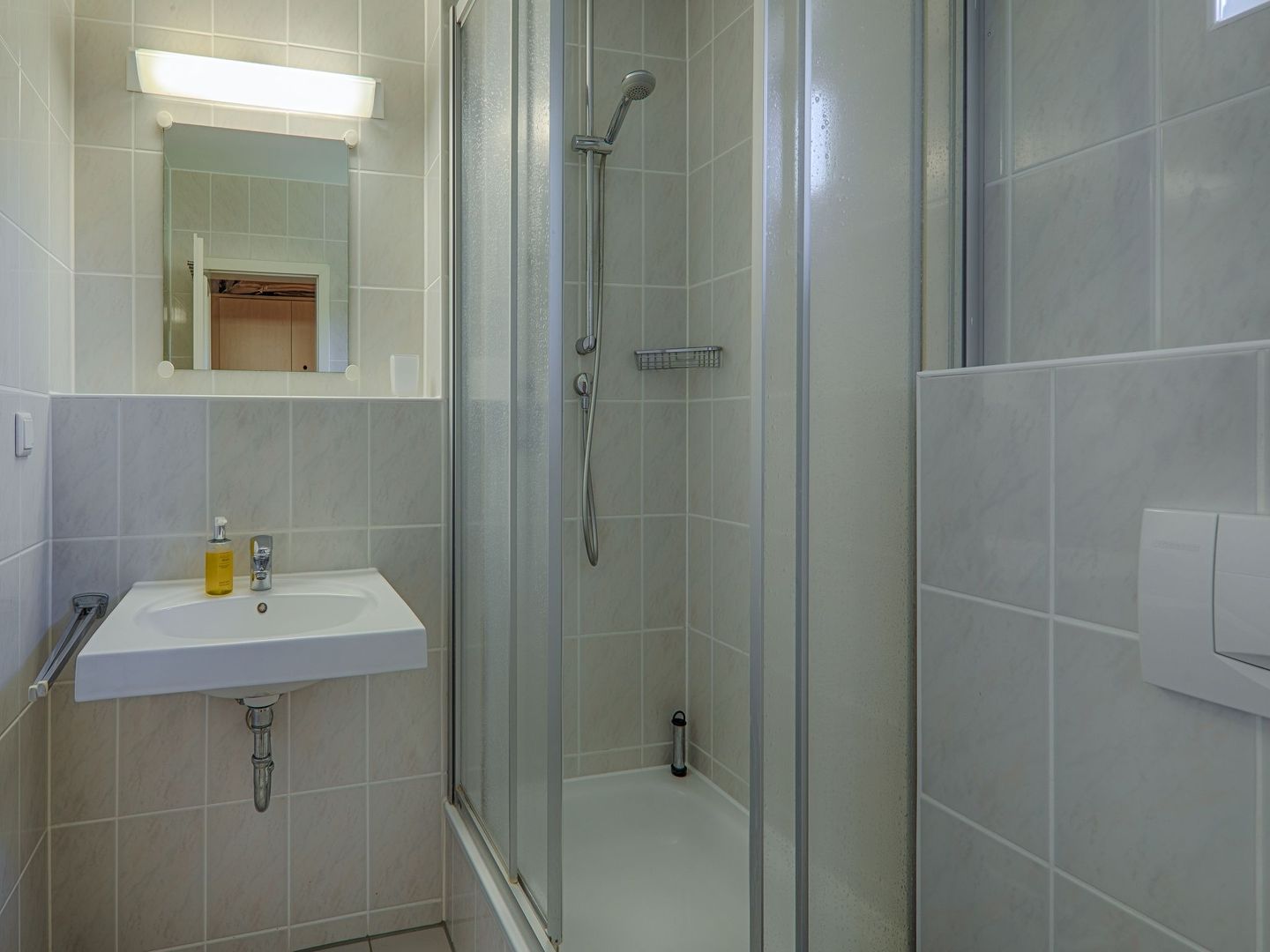 Feriendorf Rugana Klassik 1-Raum Ferienwohnung mit Terrasse (A36) Insel Rügen - Badezimmer