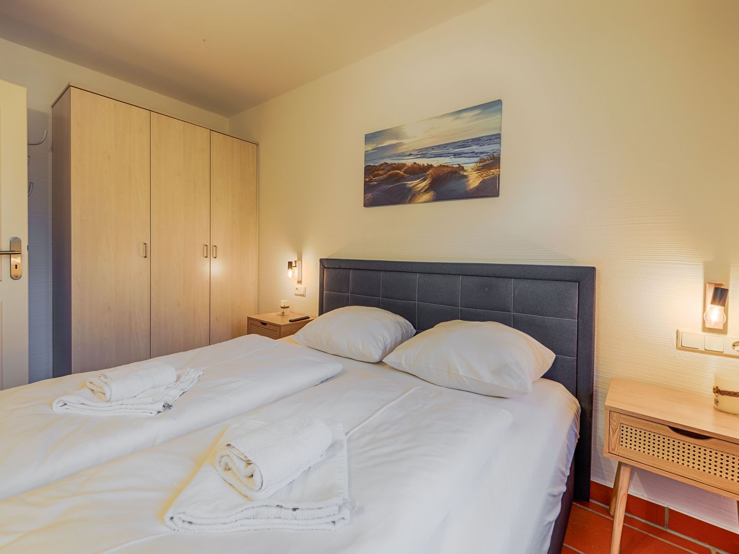 Feriendorf Rugana Komfortplus Ferienwohnung mit 1 Schlafzimmer und Terrasse (D41) Insel Rügen - Schlafzimmer