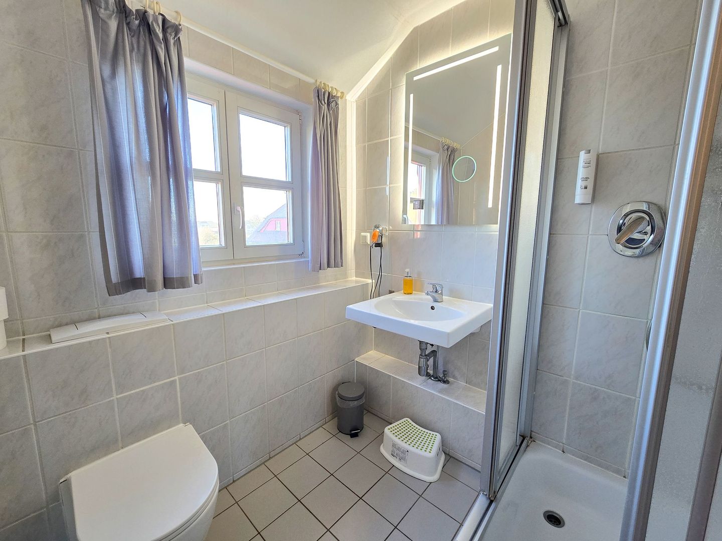 Feriendorf Rugana Klassik Ferienwohnung mit 1 Schlafzimmer (B57) Insel Rügen - Badezimmer