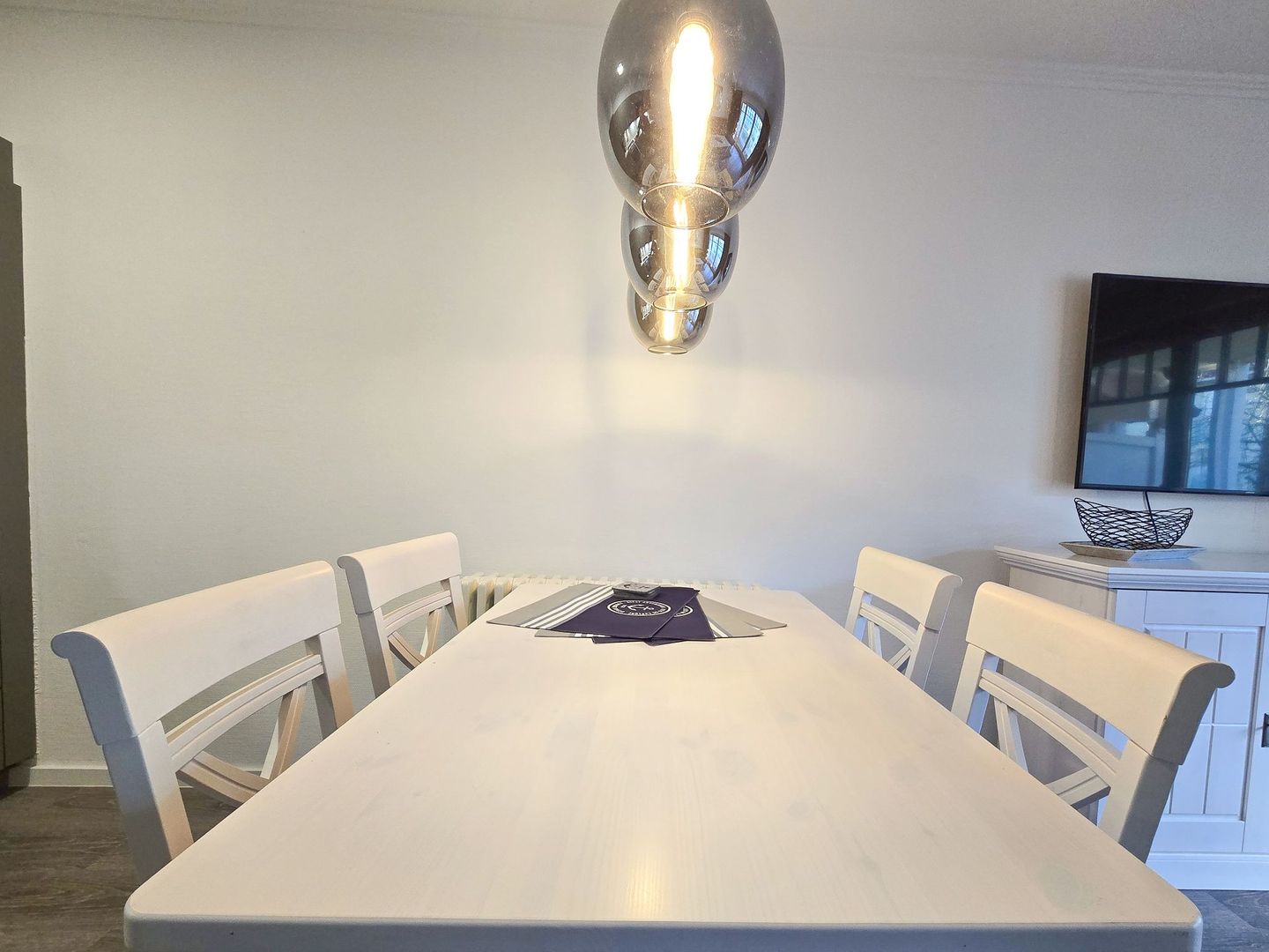 Dünenpark Binz Komfortplus Ferienwohnung mit 1 Schlafzimmer und Balkon im Obergeschoss (204) Insel Rügen - Wohnzimmer