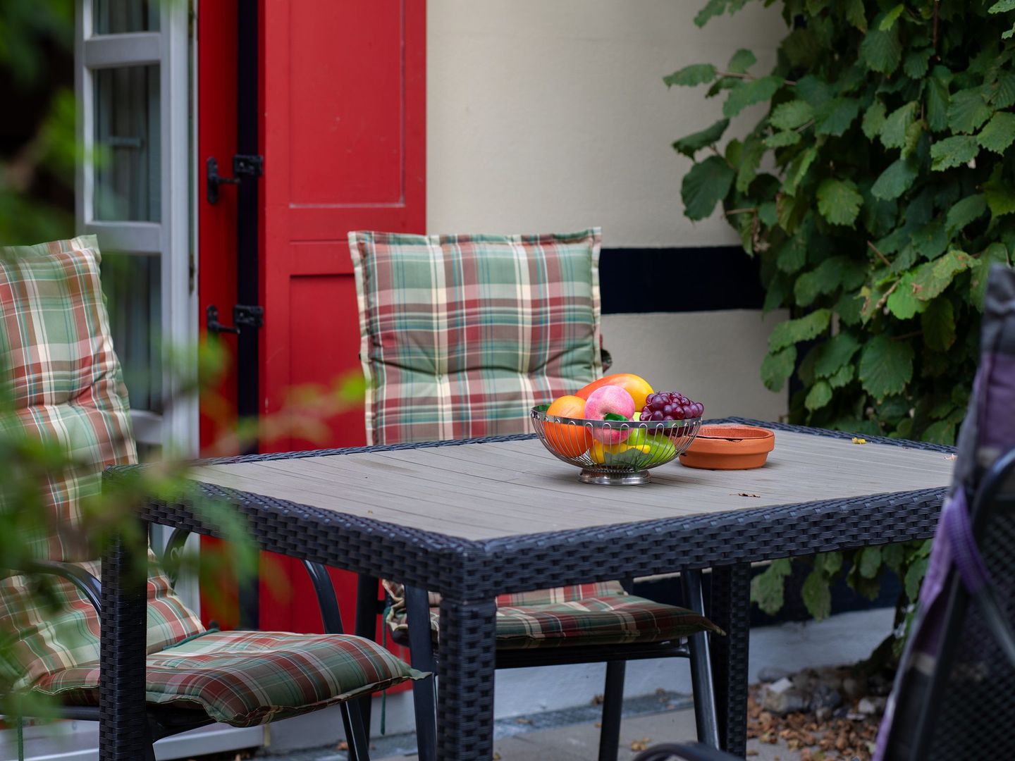 Feriendorf Rugana Komfortplus Ferienwohnung mit 1 Schlafzimmer und Terrasse (B62) Insel Rügen - Terrasse