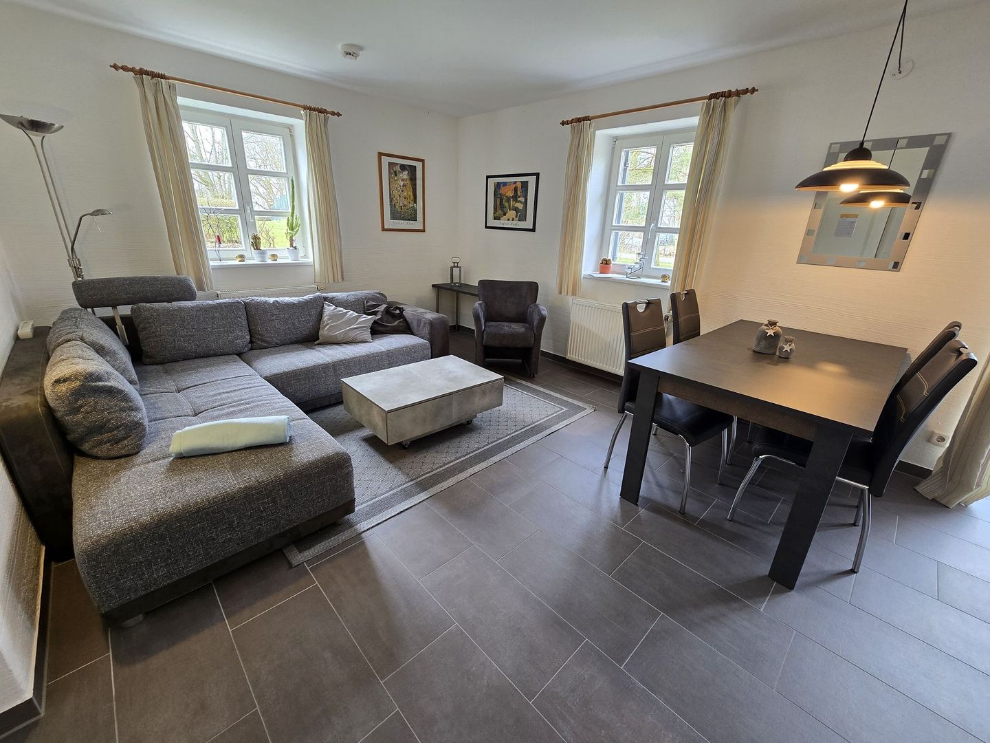 Feriendorf Rugana Komfort Ferienwohnung mit 1 Schlafzimmern und Terrasse (C42) Insel Rügen - Wohnzimmer