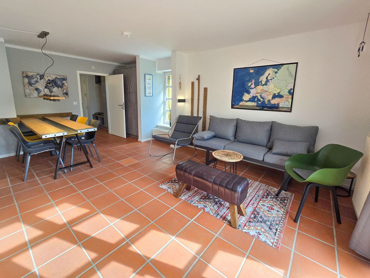 Feriendorf Rugana Komfortplus Ferienwohnung mit 2 Schlafzimmern und Terrasse (A06) Insel Rügen - Wohnzimmer