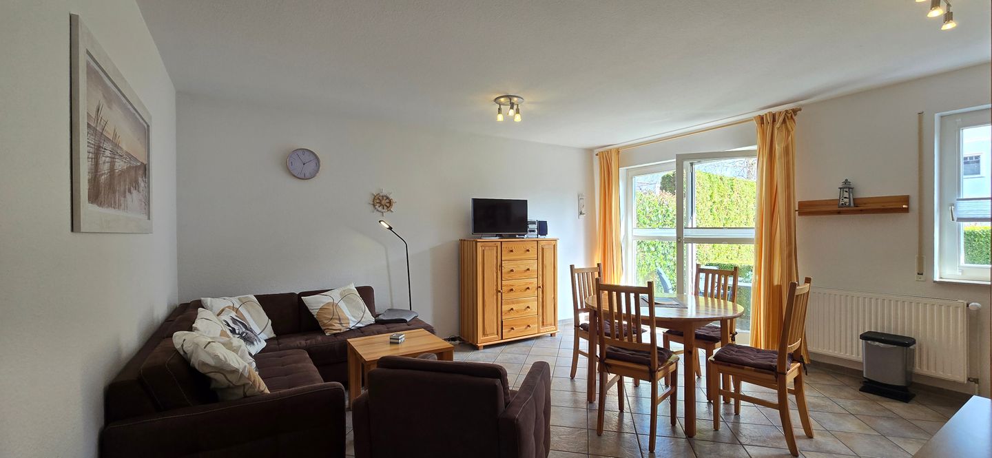  Ferienwohnung E4 Graal-Müritz - Wohnzimmer