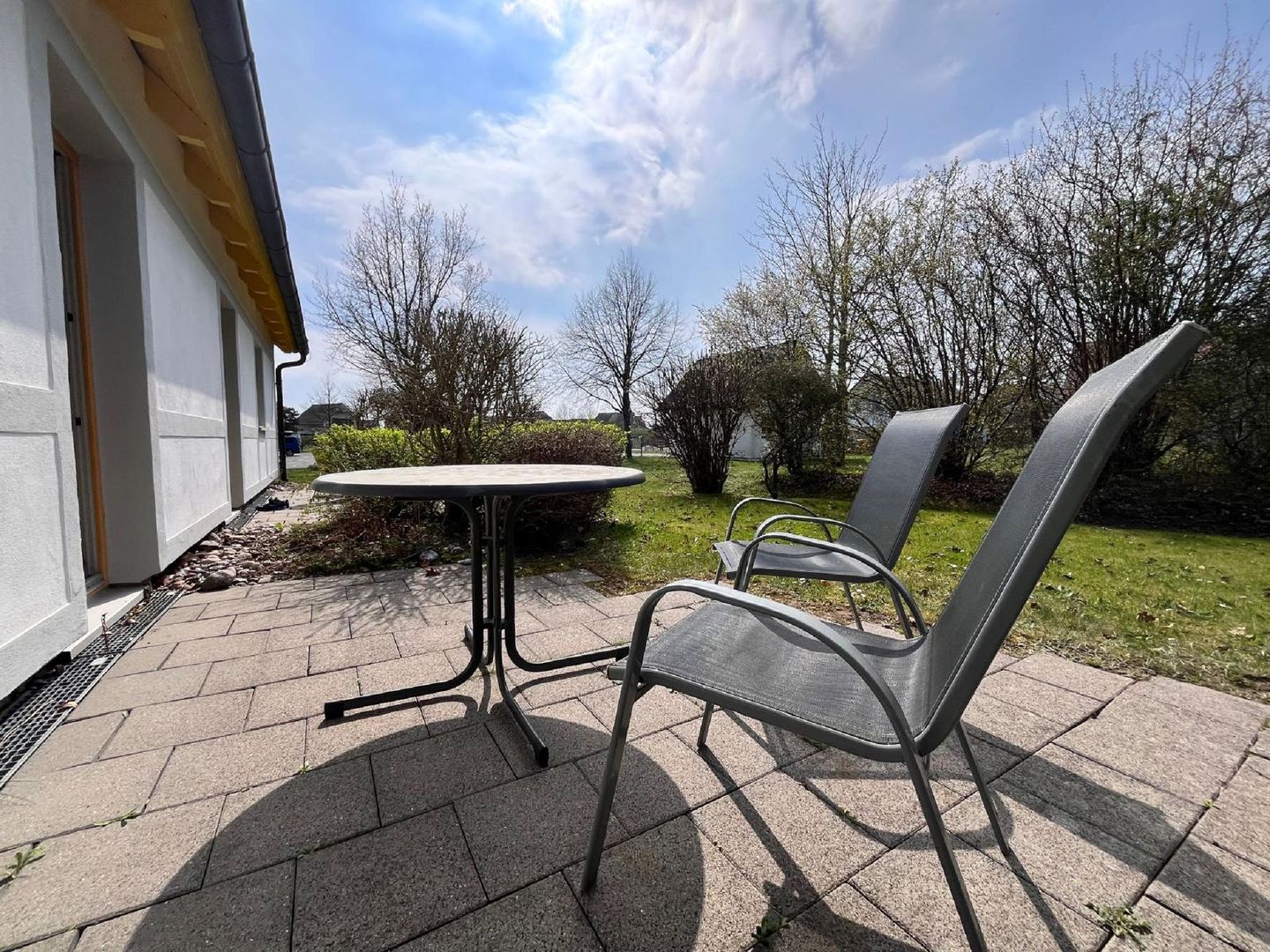 Feriendorf Rugana Komfortplus Ferienwohnung mit 1 Schlafzimmern und Terrasse (A29) Insel Rügen - Terrasse