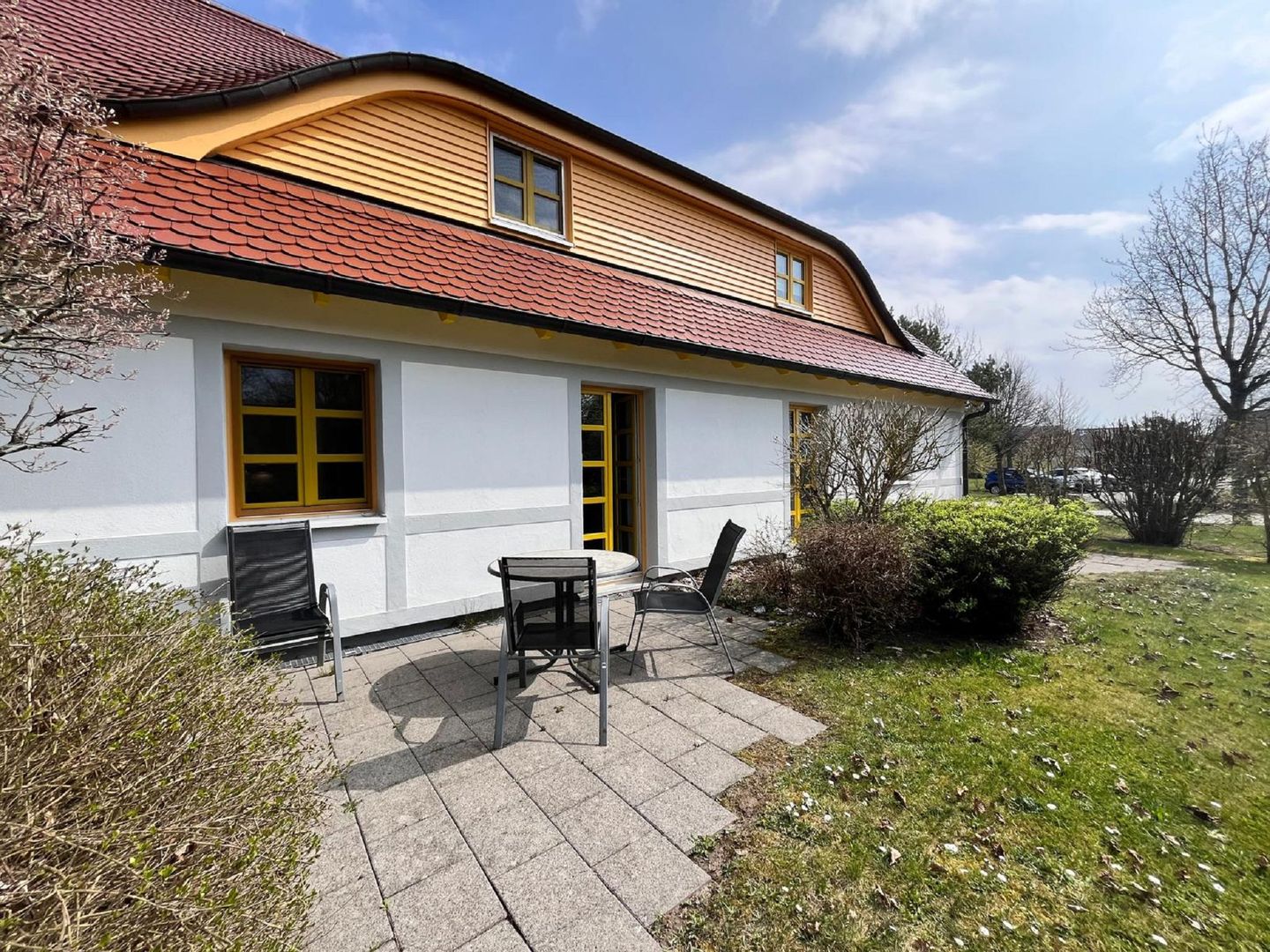 Feriendorf Rugana Komfortplus Ferienwohnung mit 1 Schlafzimmern und Terrasse (A29) Insel Rügen - Terrasse