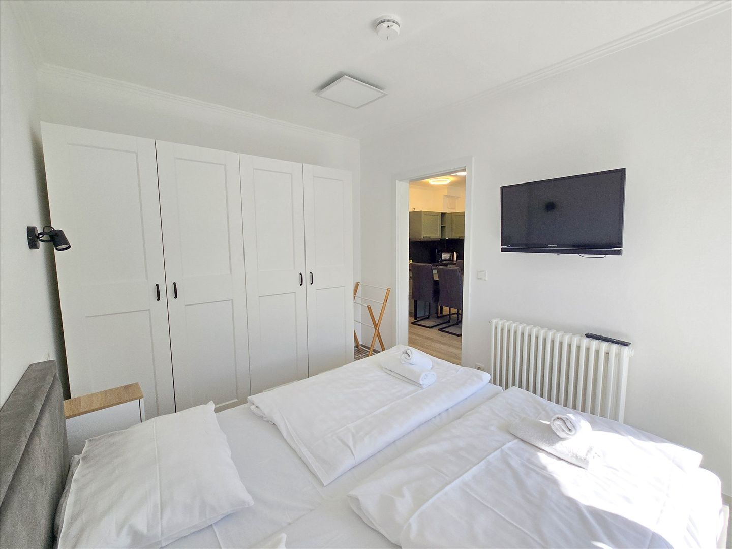 Dünenpark Binz Komfortplus Ferienwohnung mit 2 Schlafzimmern und Balkon im Dachgeschoss (281) Insel Rügen - Schlafzimmer