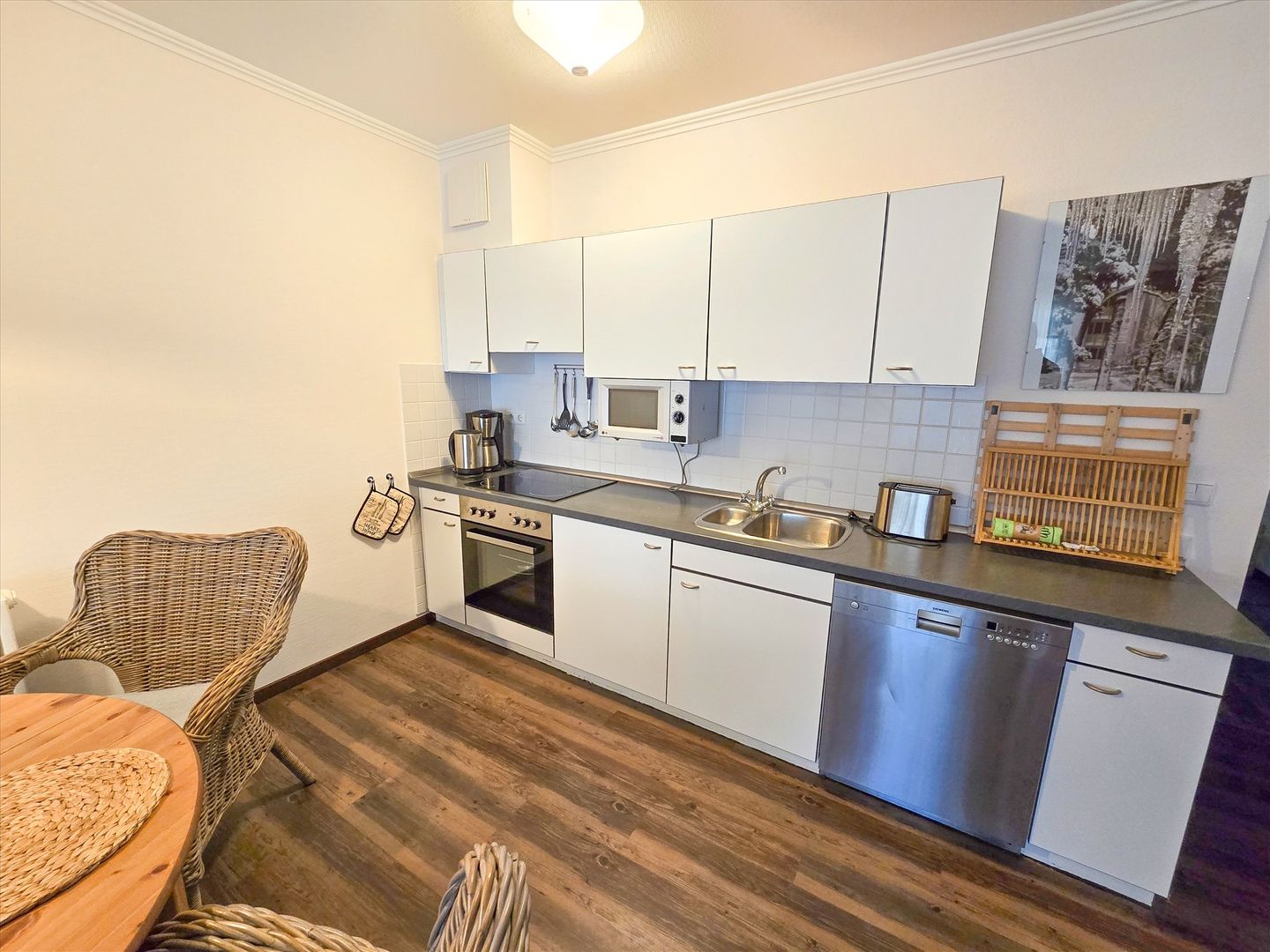 Dünenpark Binz Komfortplus Ferienwohnung mit 1 Schlafzimmer und Balkon im Obergeschoss (255) Insel Rügen - Küche / Küchenzeile