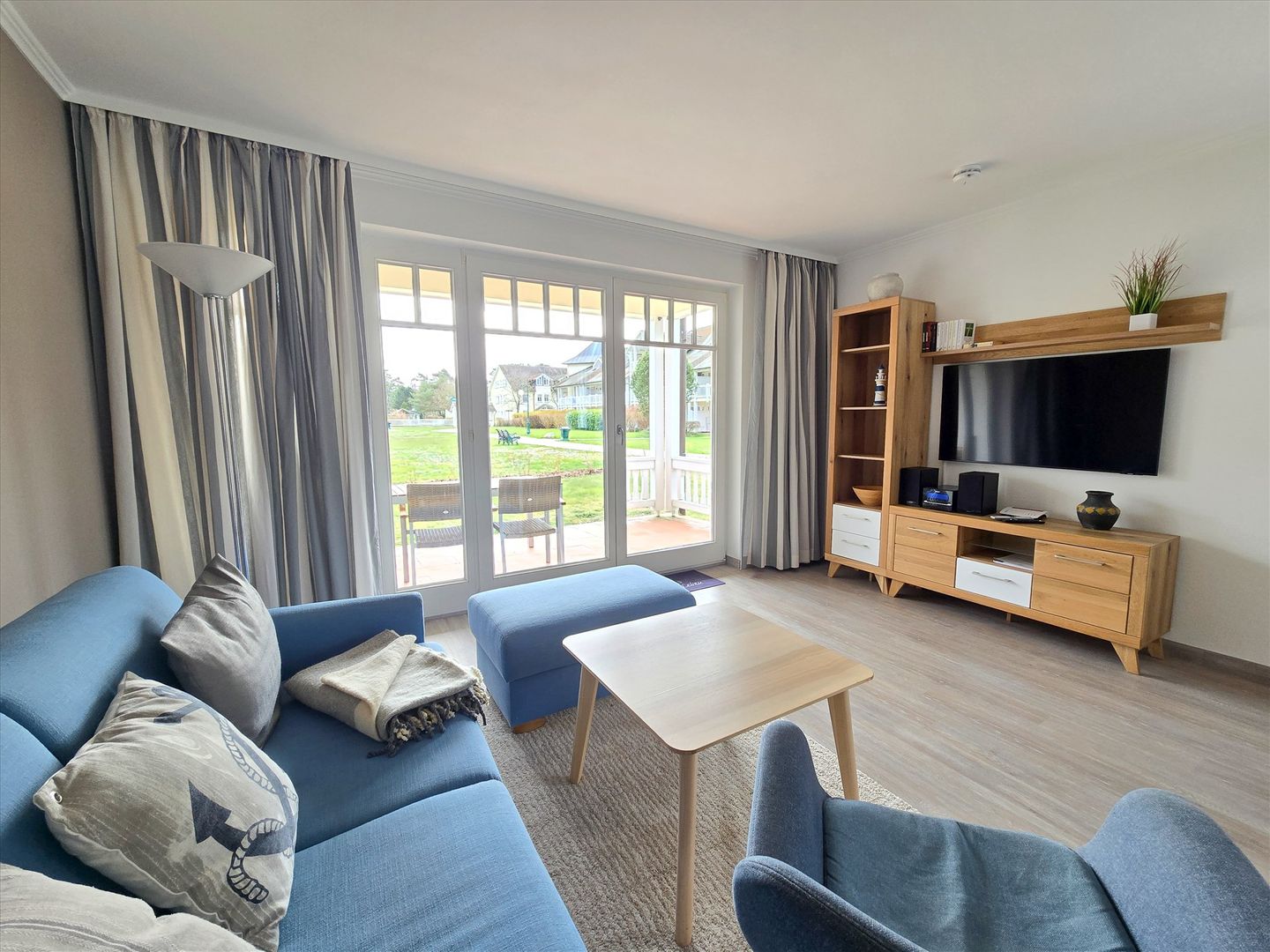 Dünenpark Binz Komfort Ferienwohnung mit 1 Schlafzimmer und Terrasse im Erdgeschoss (115) Insel Rügen - Wohnzimmer