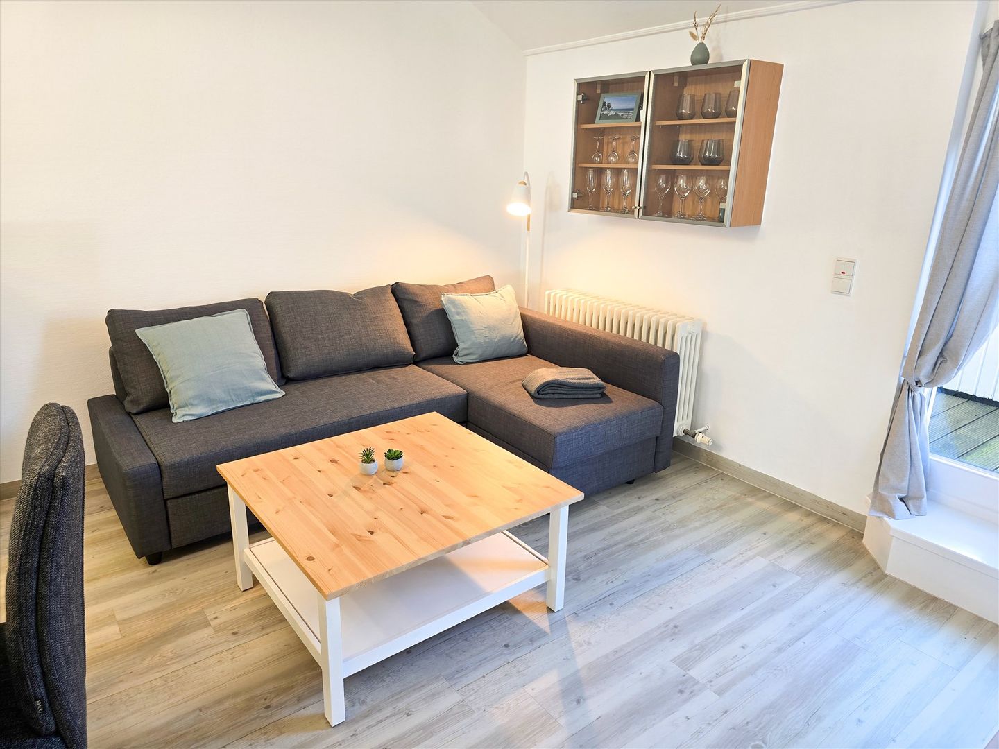 Dünenpark Binz Komfortplus Ferienwohnung mit 2 Schlafzimmern und Balkon im Dachgeschoss (281) Insel Rügen - Wohnzimmer