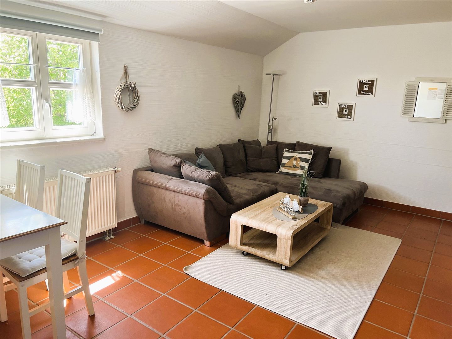 Feriendorf Rugana Klassik Ferienwohnung mit 1 Schlafzimmer (D44) Insel Rügen - Wohnzimmer