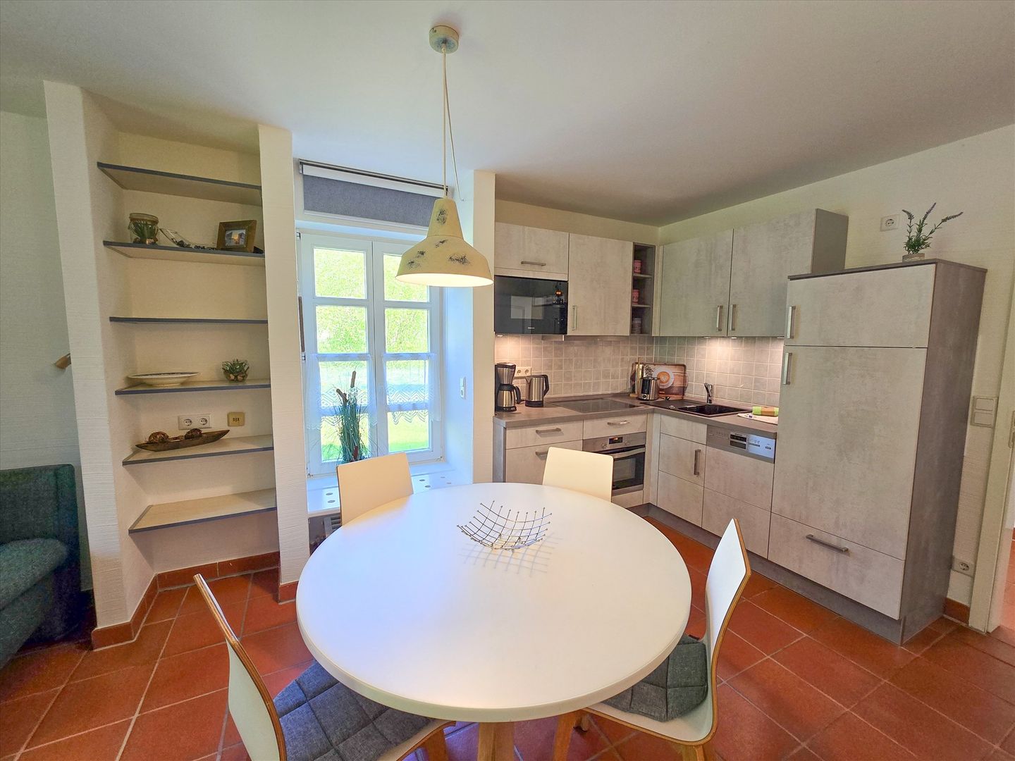 Feriendorf Rugana Komfortplus Ferienwohnung mit 1 Schlafzimmer und Terrasse (B47) Insel Rügen - Wohnzimmer