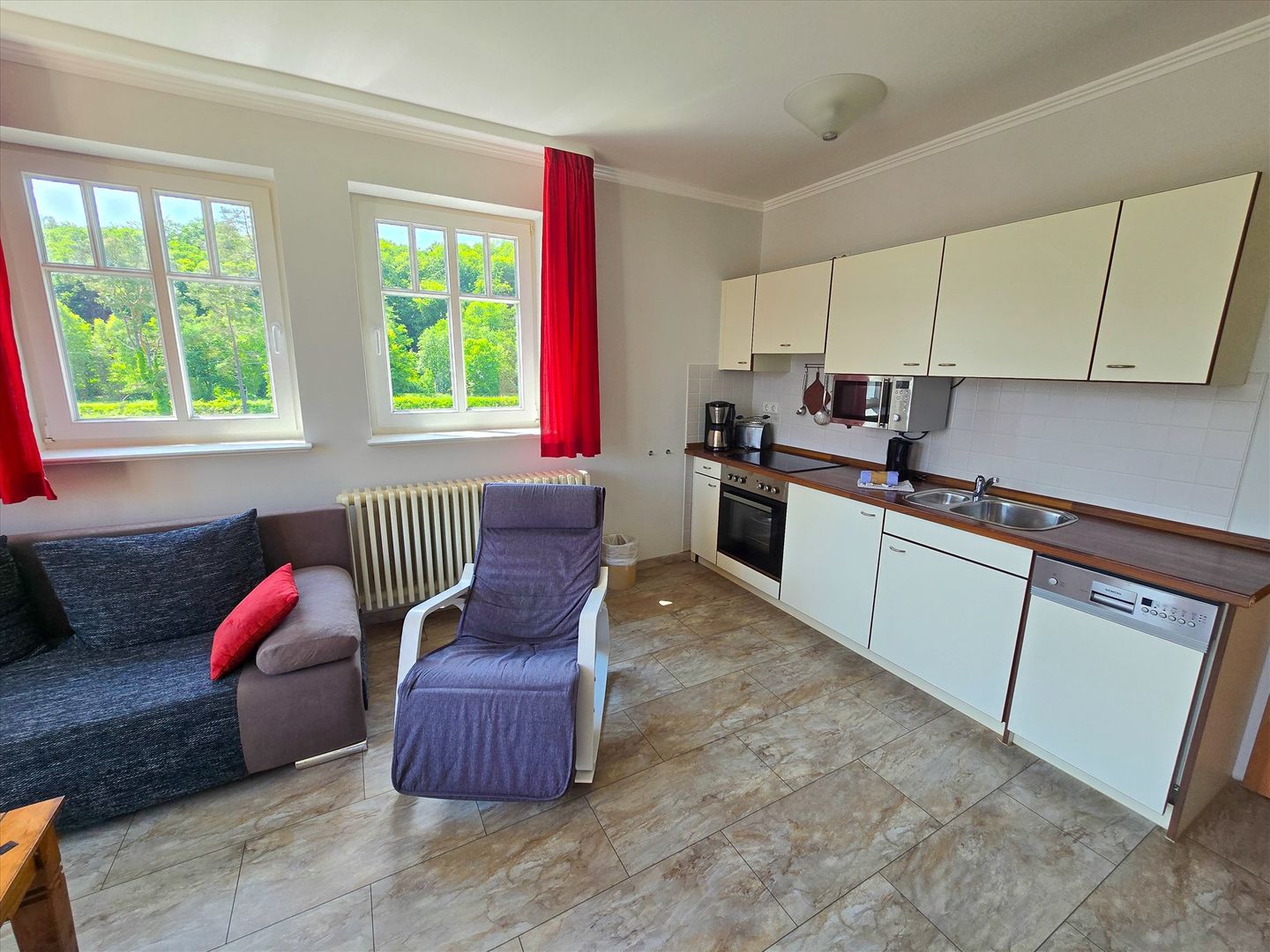 Dünenpark Binz Komfortplus Ferienwohnung mit 1 Schlafzimmer und Balkon im Dachgeschoss (231) Insel Rügen - Küche / Küchenzeile