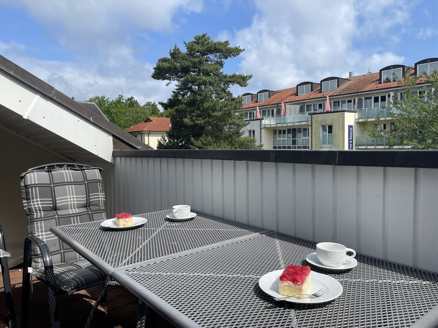 Dünenpark Binz Komfort Ferienwohnung mit 1 Schlafzimmer und Balkon im Dachgeschoss (197) Insel Rügen - Balkon