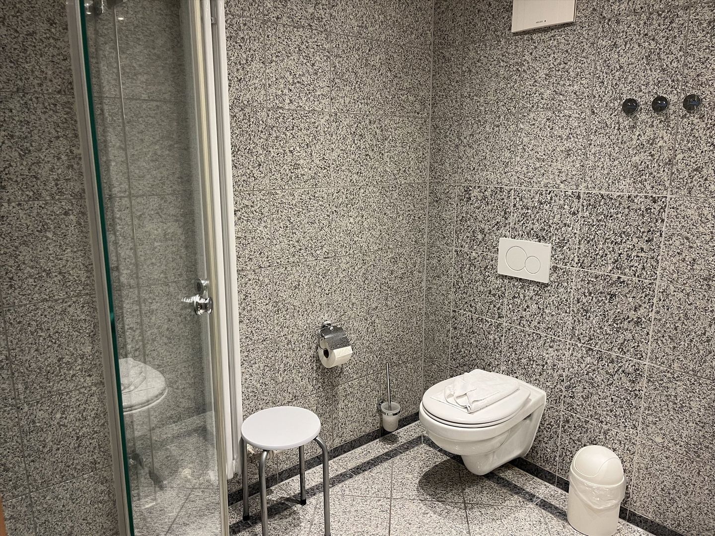 Dünenpark Binz Komfort Ferienwohnung mit 1 Schlafzimmer und Balkon im Dachgeschoss (197) Insel Rügen - Badezimmer