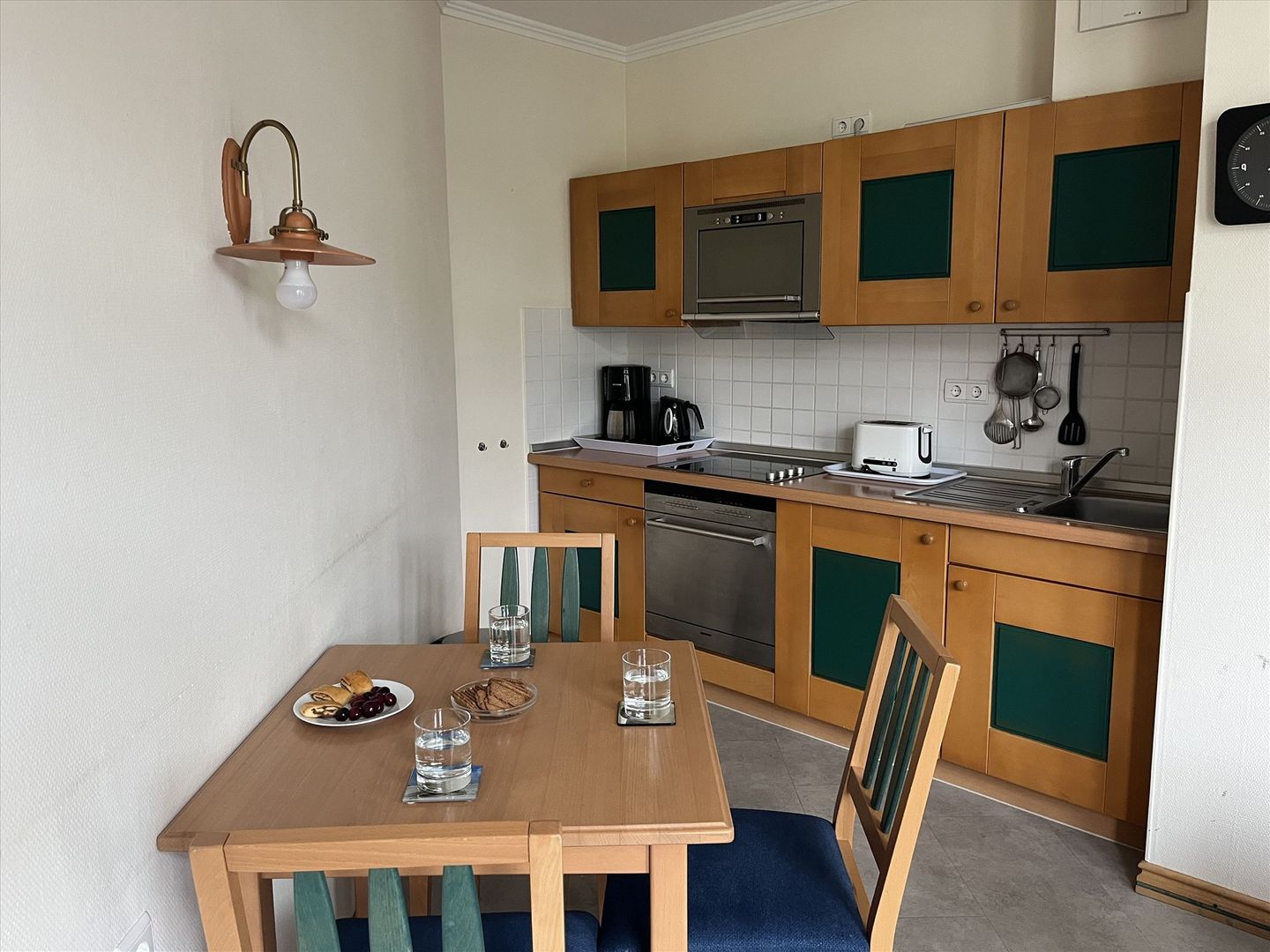 Dünenpark Binz Komfort Ferienwohnung mit 1 Schlafzimmer und Balkon im Dachgeschoss (197) Insel Rügen - Küche / Küchenzeile