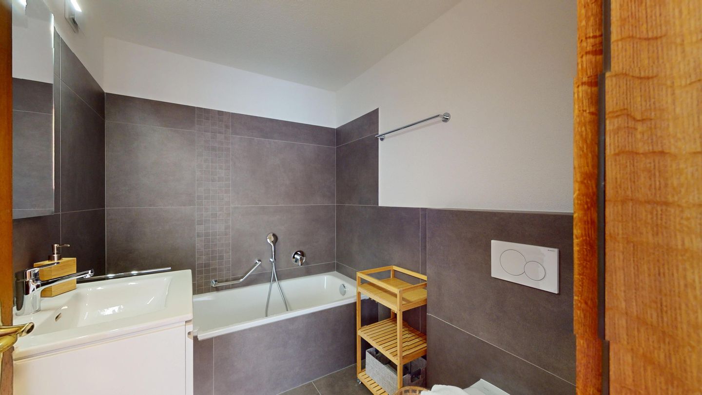 Picture 28 Picture 28