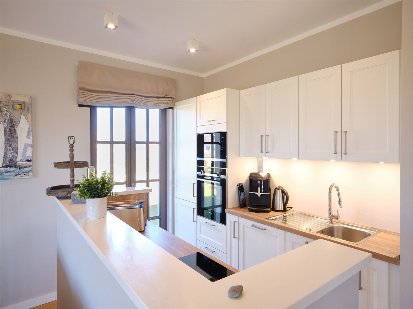 Luxus Reetdachvilla mit 3 Schlafzimmern, Sauna und Kamin (H20) - Küche / Küchenzeile