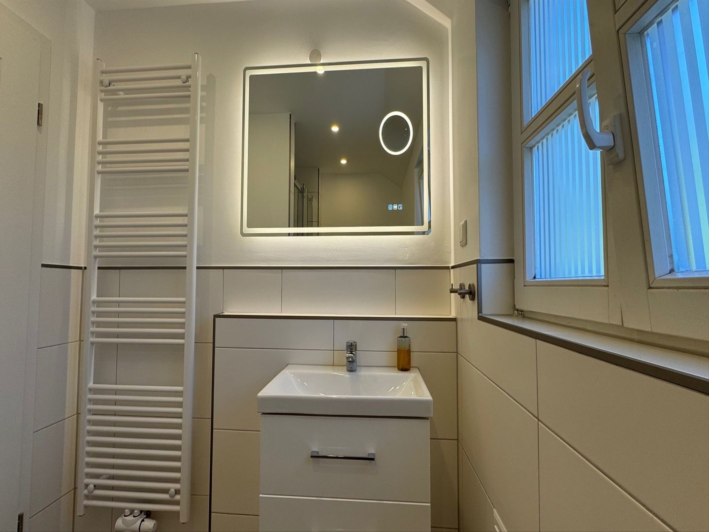 Feriendorf Rugana Komfortplus Ferienwohnung mit 1 Schlafzimmer (B26) Insel Rügen - Badezimmer