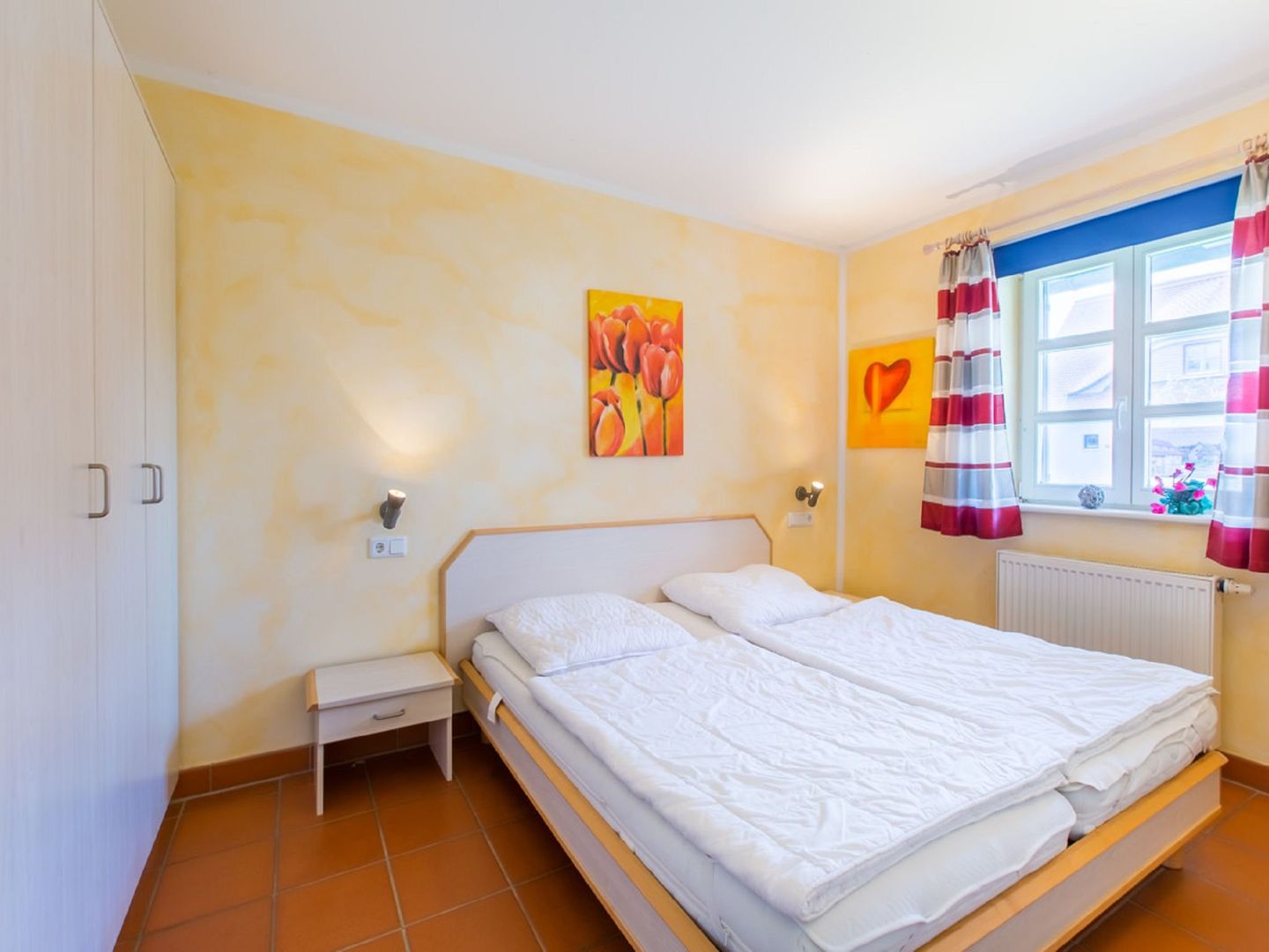 Feriendorf Rugana Klassik Ferienwohnung mit 1 Schlafzimmer und Terrasse (A43) Insel Rügen - Schlafzimmer