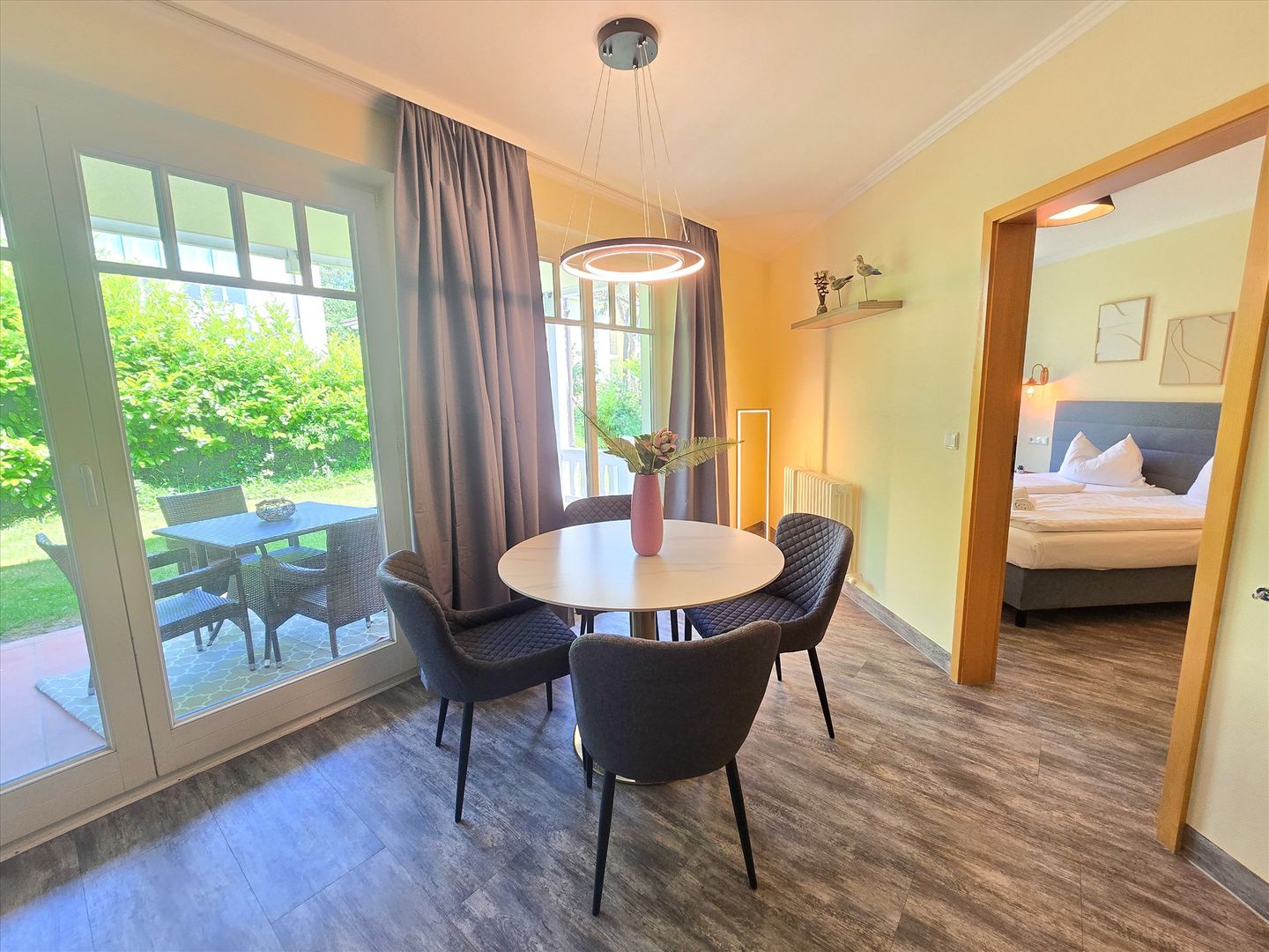 Dünenpark Binz Komfort Ferienwohnung mit 1 Schlafzimmer und Terrasse im Erdgeschoss (189) Insel Rügen - Wohnzimmer