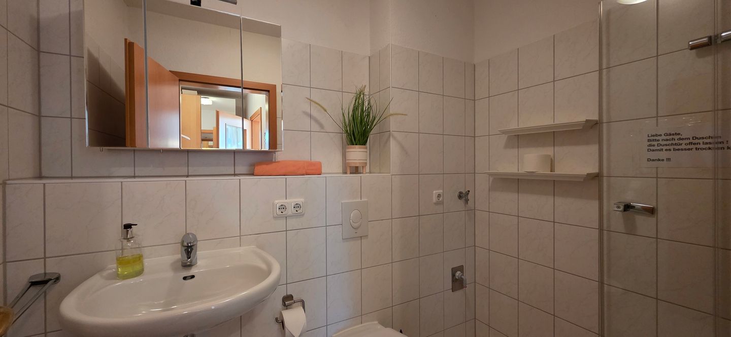  Ferienwohnung L17 - "Wellenkieker" Graal-Müritz - Badezimmer