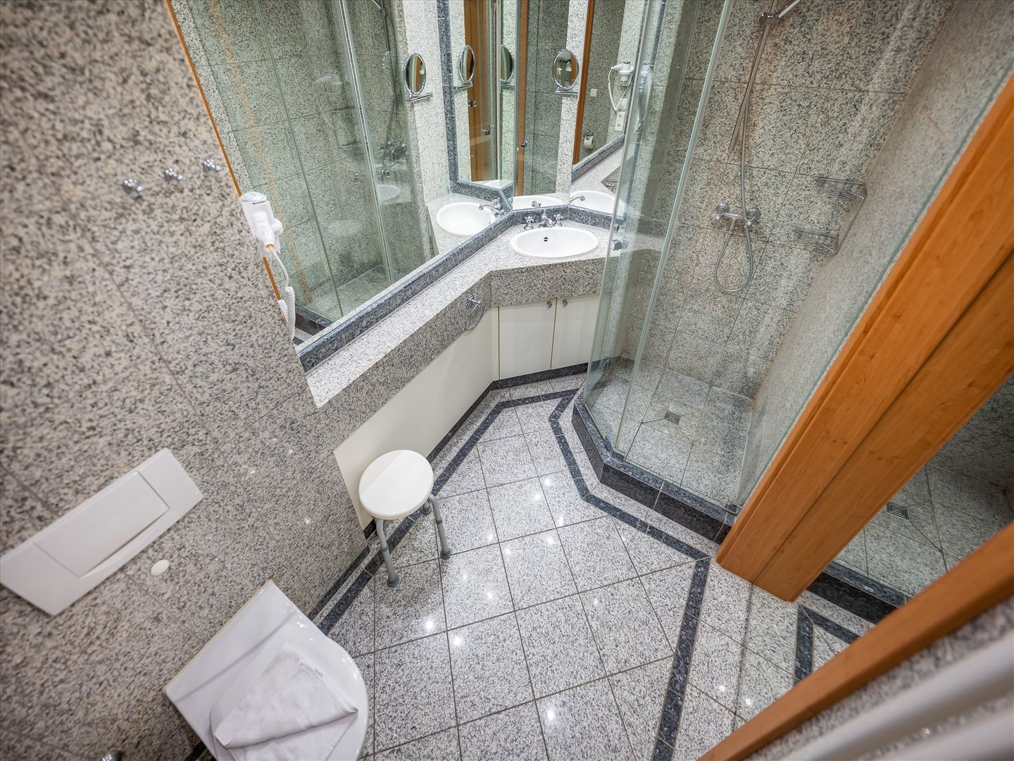 Dünenpark Binz Komfortplus Ferienwohnung mit 1 Schlafzimmer und Balkon im Obergeschoss (205) Insel Rügen - Badezimmer