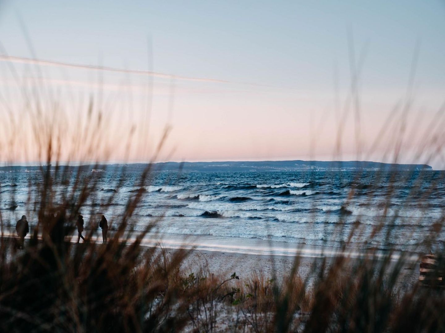 Dünenpark Binz Komfortplus Ferienwohnung mit 1 Schlafzimmer und Balkon im Dachgeschoss (246) Insel Rügen - Strand