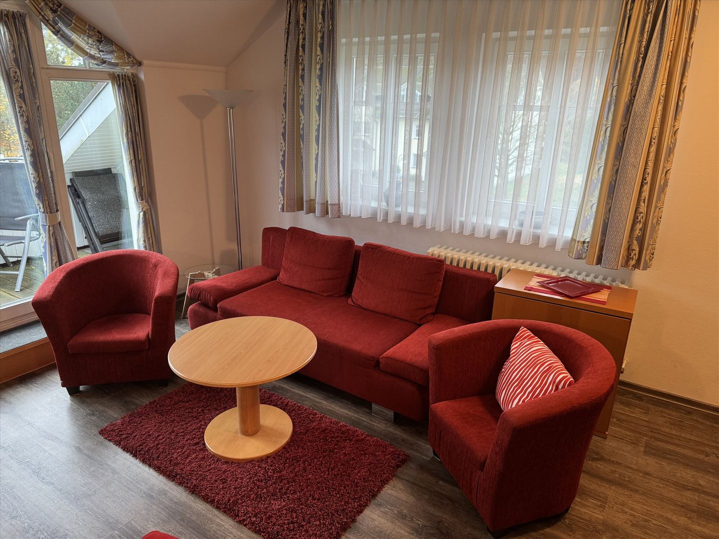 Dünenpark Binz Klassik Ferienwohnung mit 1 Schlafzimmer und Balkon im Dachgeschoss (245) Insel Rügen - Wohnzimmer