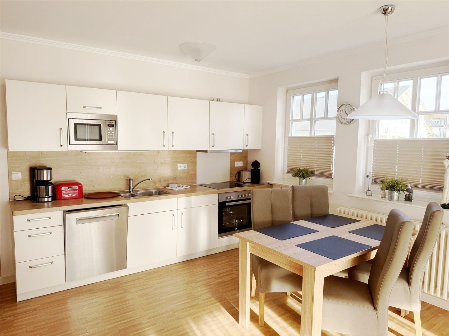 Dünenpark Binz Komfortplus Ferienwohnung mit 1 Schlafzimmer und Balkon im Obergeschoss (230) Insel Rügen - Küche / Küchenzeile