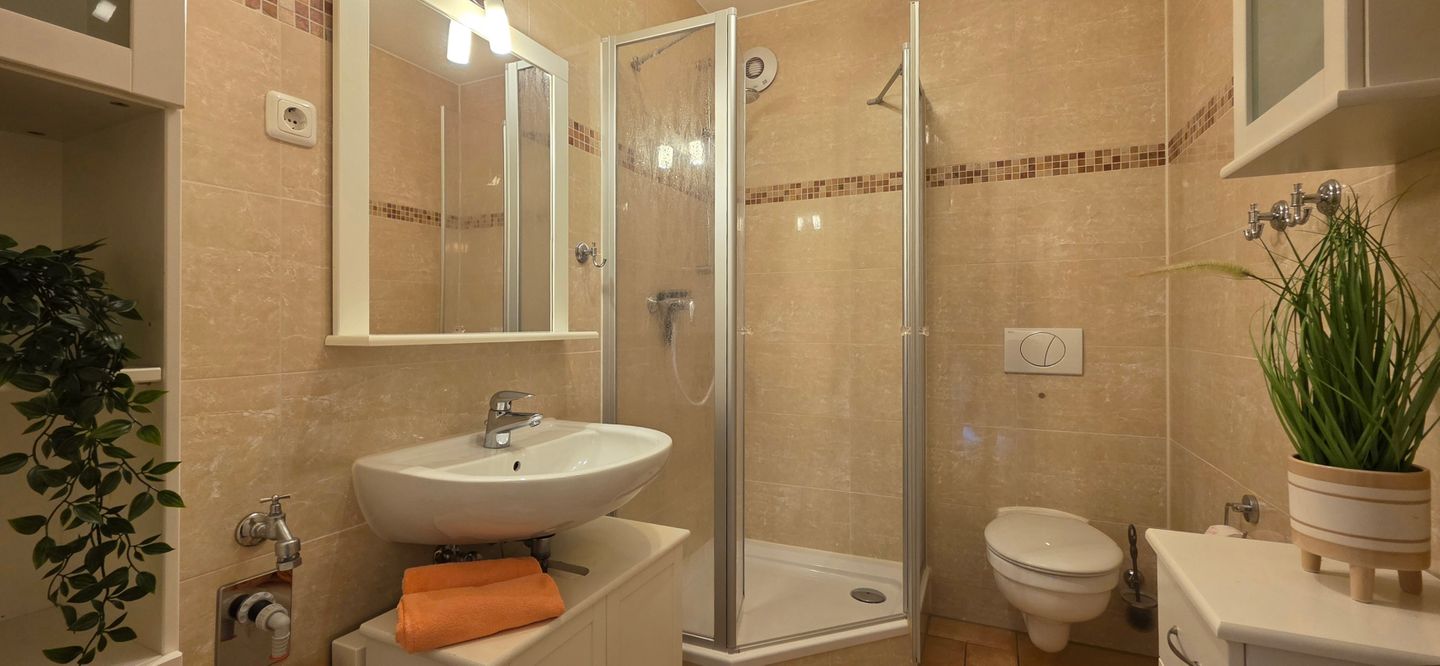  Ferienwohnung KWF-4b EG Graal-Müritz Küstenwald - Badezimmer