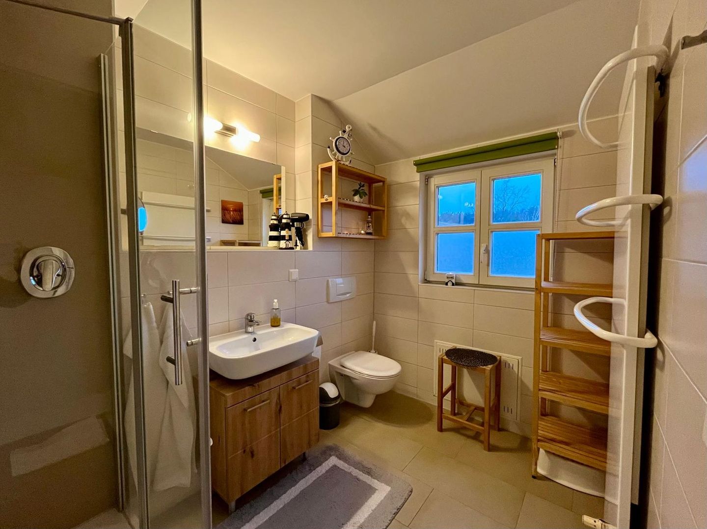 Feriendorf Rugana Komfortplus Ferienwohnung mit 1 Schlafzimmer (A04) Insel Rügen - Badezimmer