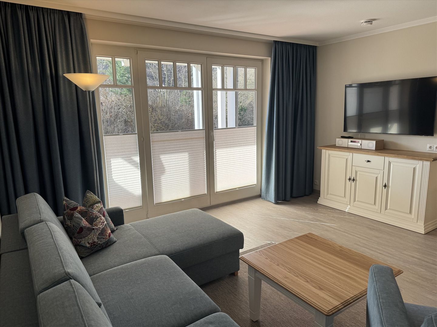 Dünenpark Binz Komfort Ferienwohnung mit 1 Schlafzimmer und Terrasse im Erdgeschoss (285) Insel Rügen - Wohnzimmer