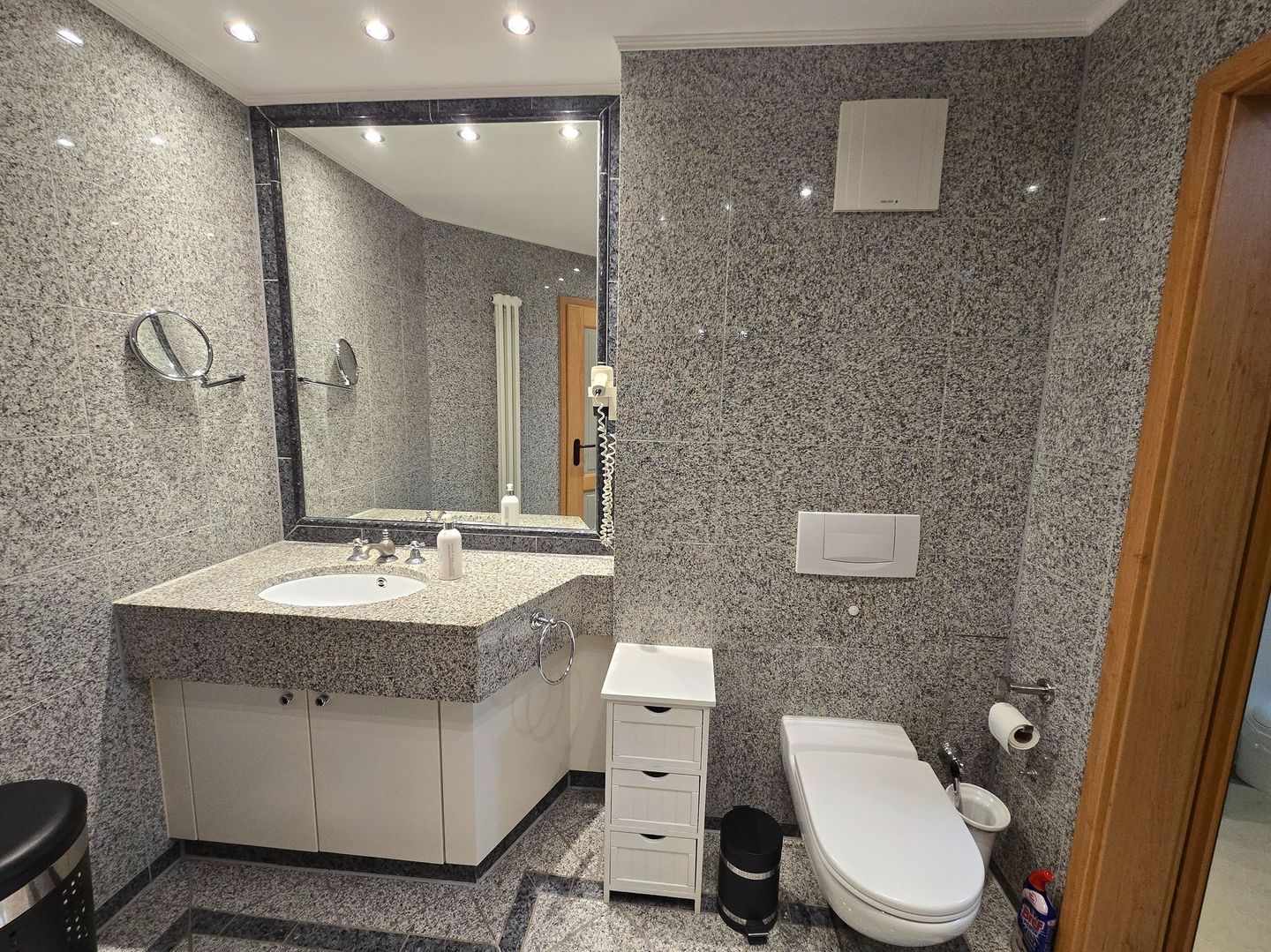 Dünenpark Binz Komfort Ferienwohnung mit 1 Schlafzimmer und Terrasse im Erdgeschoss (262) Insel Rügen - Badezimmer