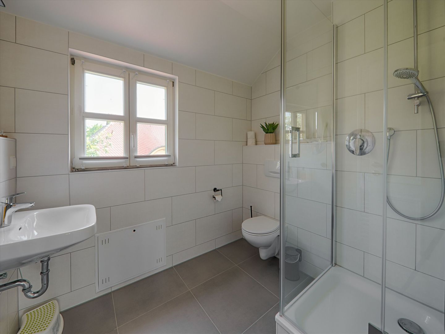 Feriendorf Rugana Komfortplus Ferienwohnung mit 1 Schlafzimmer (A22) Insel Rügen - Badezimmer