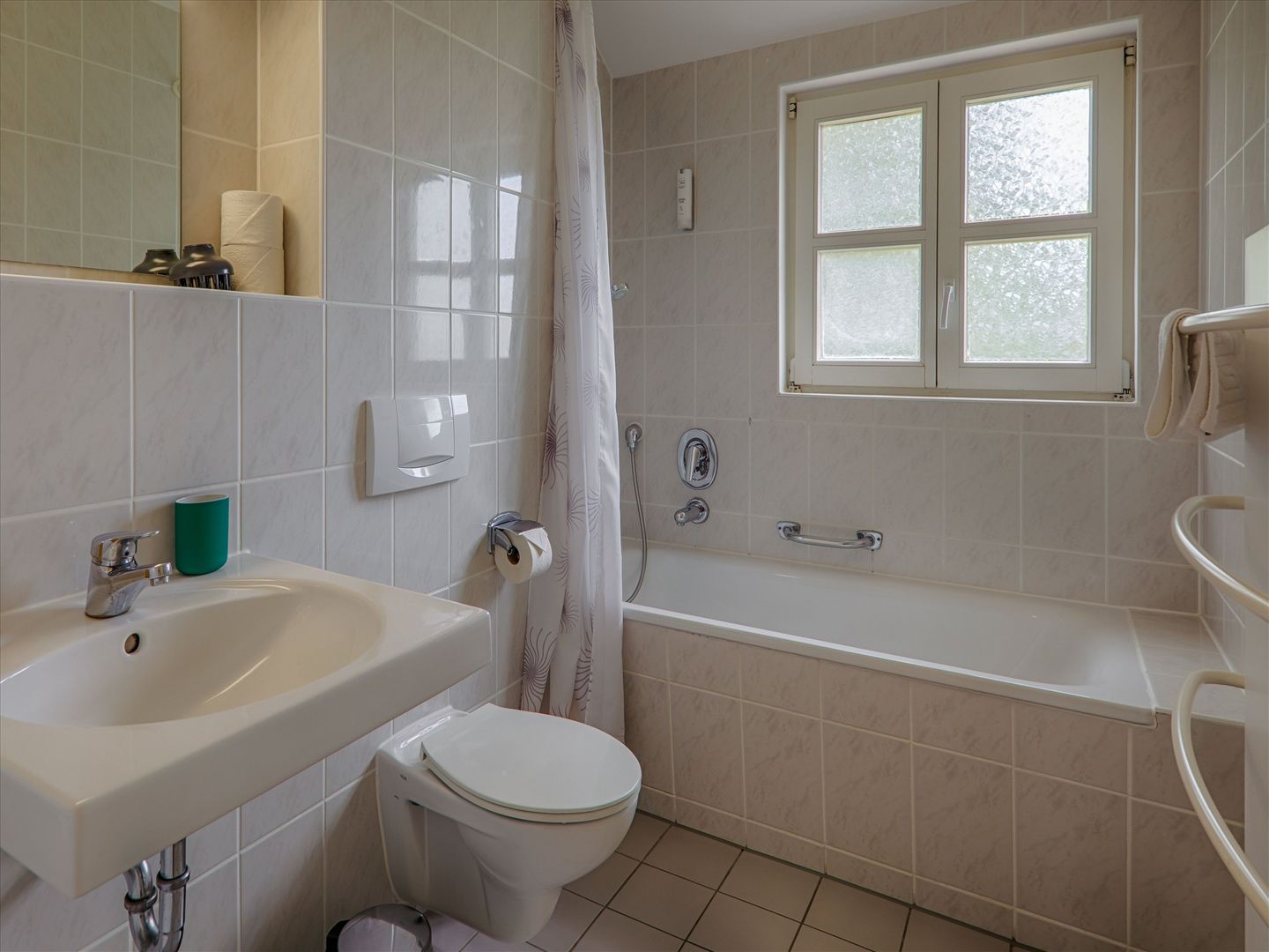 Feriendorf Rugana Budget Ferienwohnung mit 2 Schlafzimmern und Terrasse (A26) Insel Rügen - Badezimmer