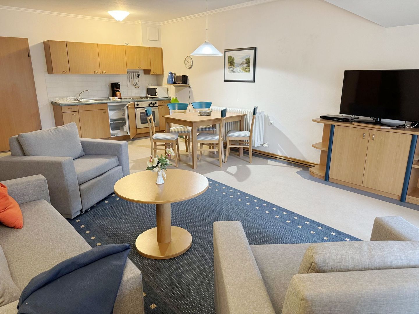 Dünenpark Binz Klassik Ferienwohnung mit 1 Schlafzimmer und Balkon im Dachgeschoss (258) Insel Rügen - Wohnzimmer