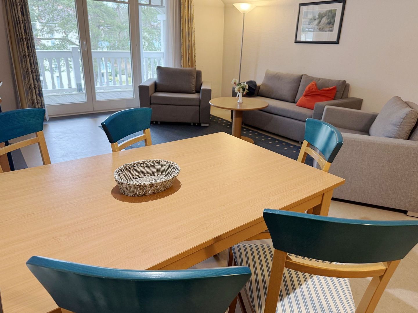 Dünenpark Binz Klassik Ferienwohnung mit 1 Schlafzimmer und Balkon im Dachgeschoss (258) Insel Rügen - Wohnzimmer