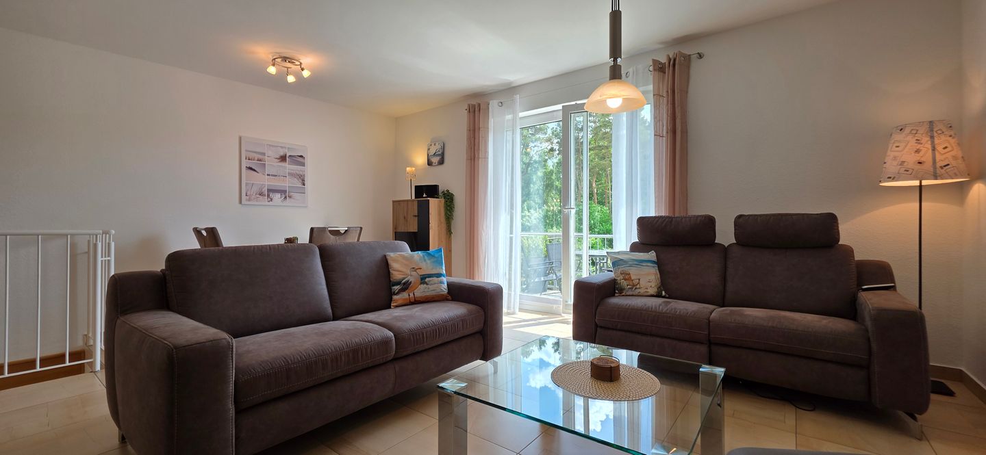  Ferienwohnung KWE 1 OG "MeerZeit" Graal-Müritz Küstenwald - Wohnzimmer
