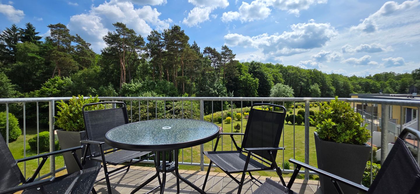  Ferienwohnung KWE 1 OG "MeerZeit" Graal-Müritz Küstenwald - Balkon
