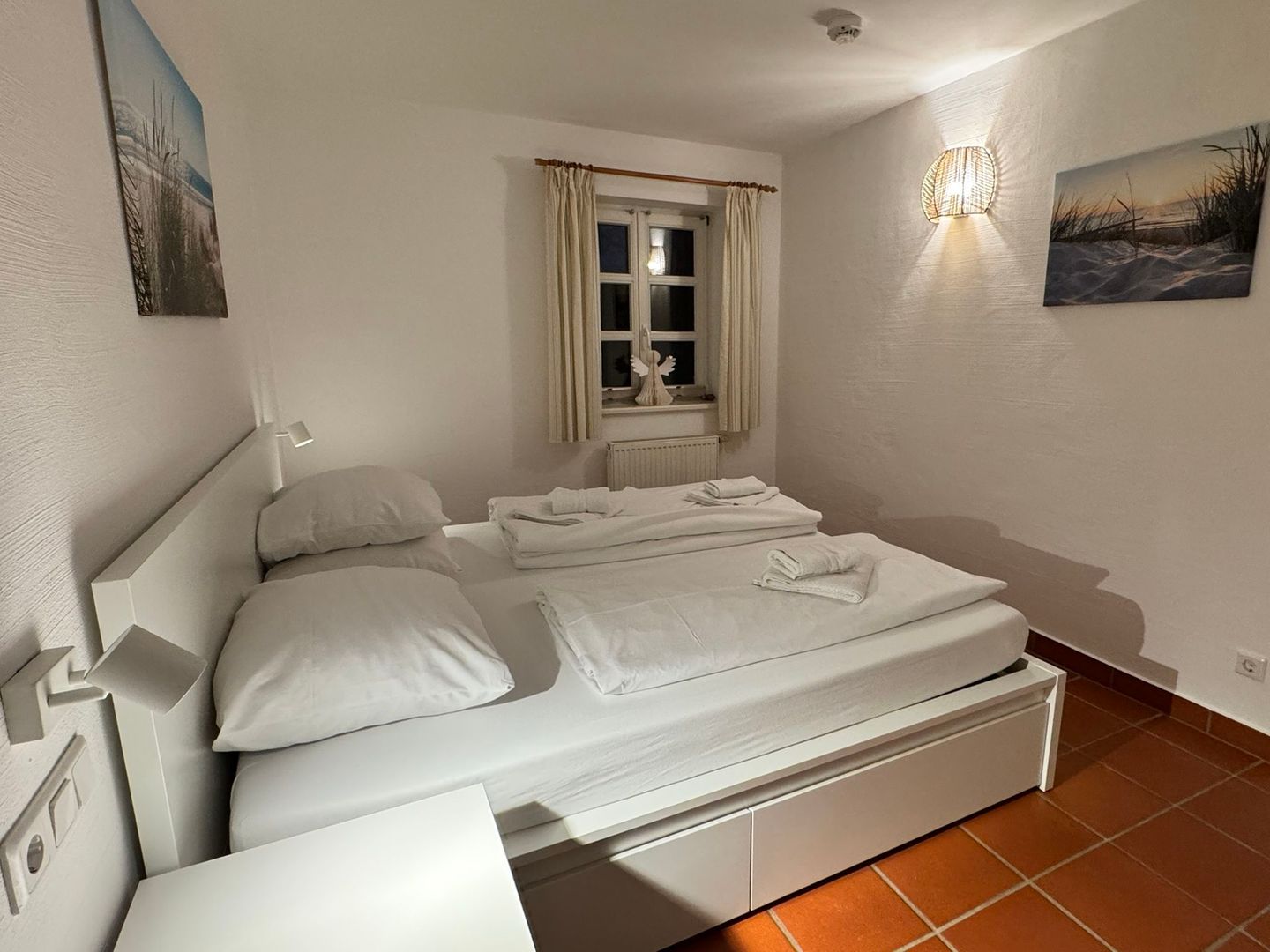 Feriendorf Rugana Klassik Ferienwohnung mit 1 Schlafzimmer und Terrasse (A33) Insel Rügen - Schlafzimmer
