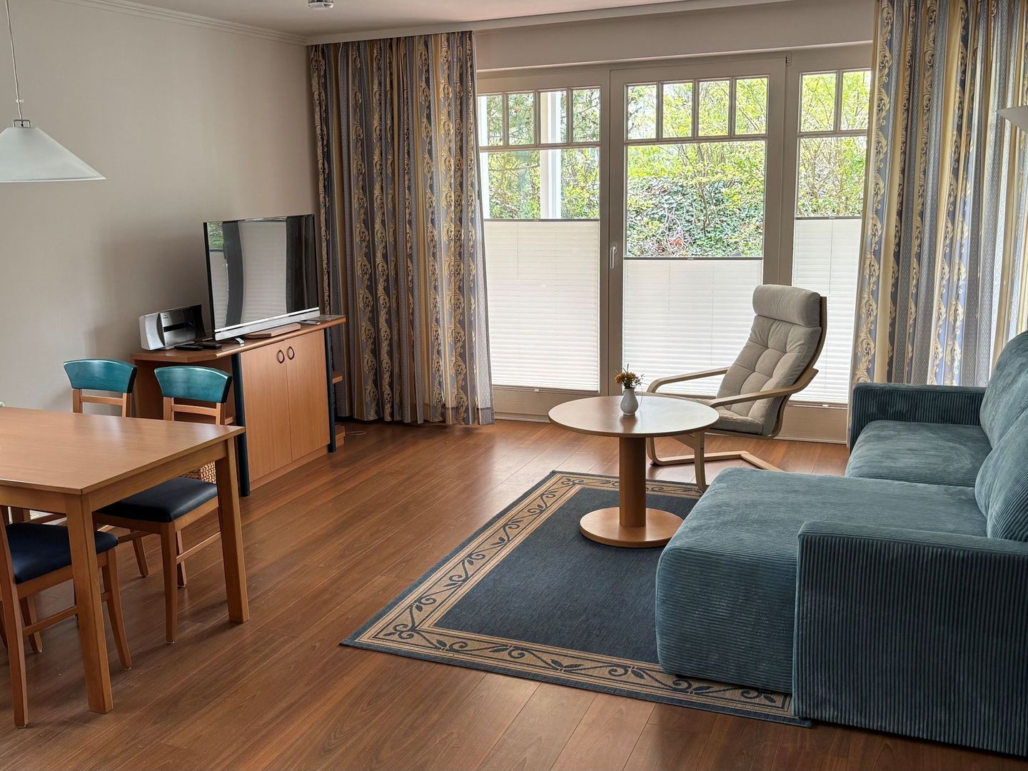 Dünenpark Binz Komfort Ferienwohnung mit 1 Schlafzimmer und Terrasse im Erdgeschoss (102) Insel Rügen - Wohnzimmer
