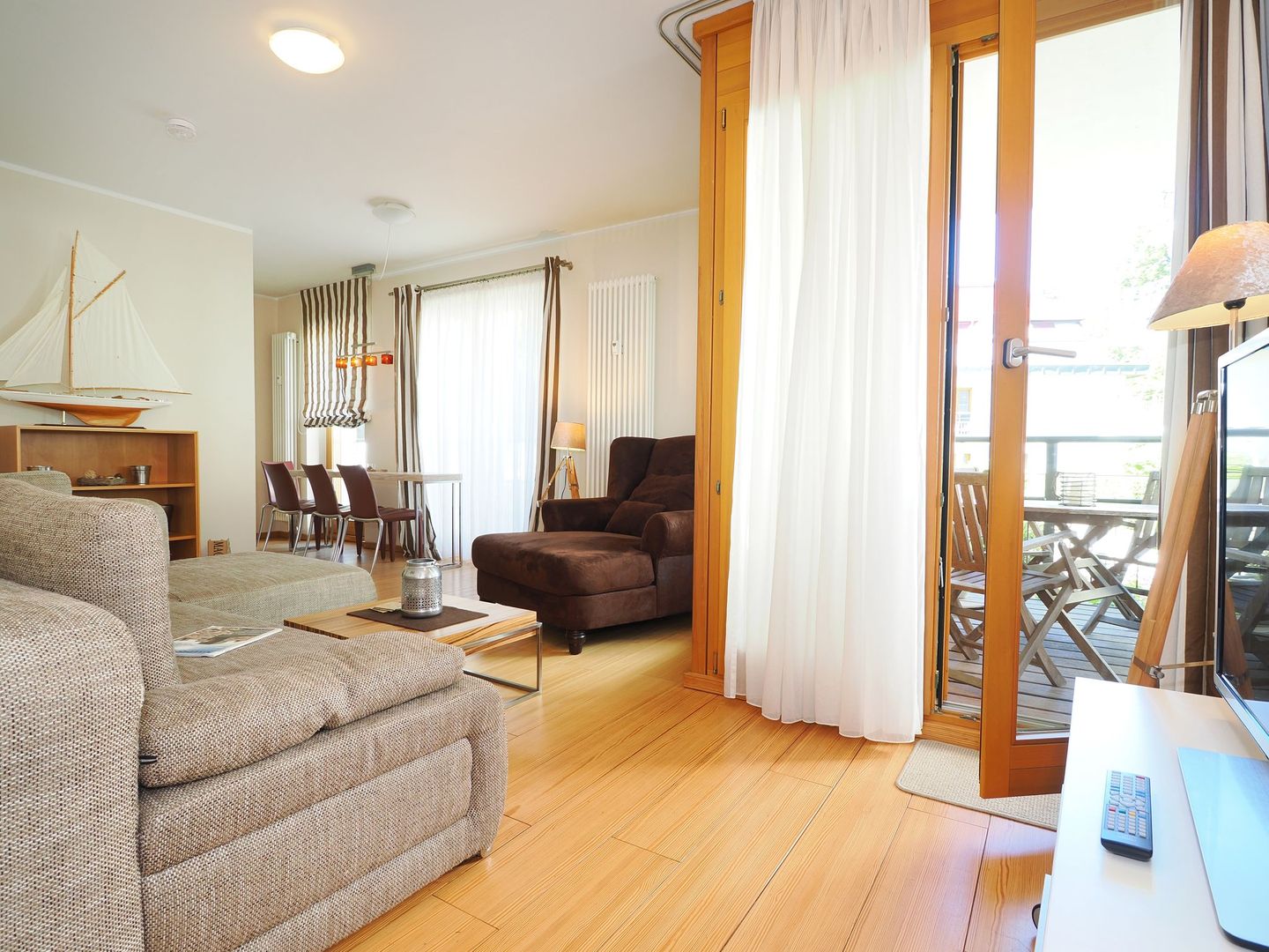 Kaiservillen Heringsdorf Ferienwohnung mit 1 Schlafzimmer und Terrasse (D101) Insel Usedom - Wohnzimmer