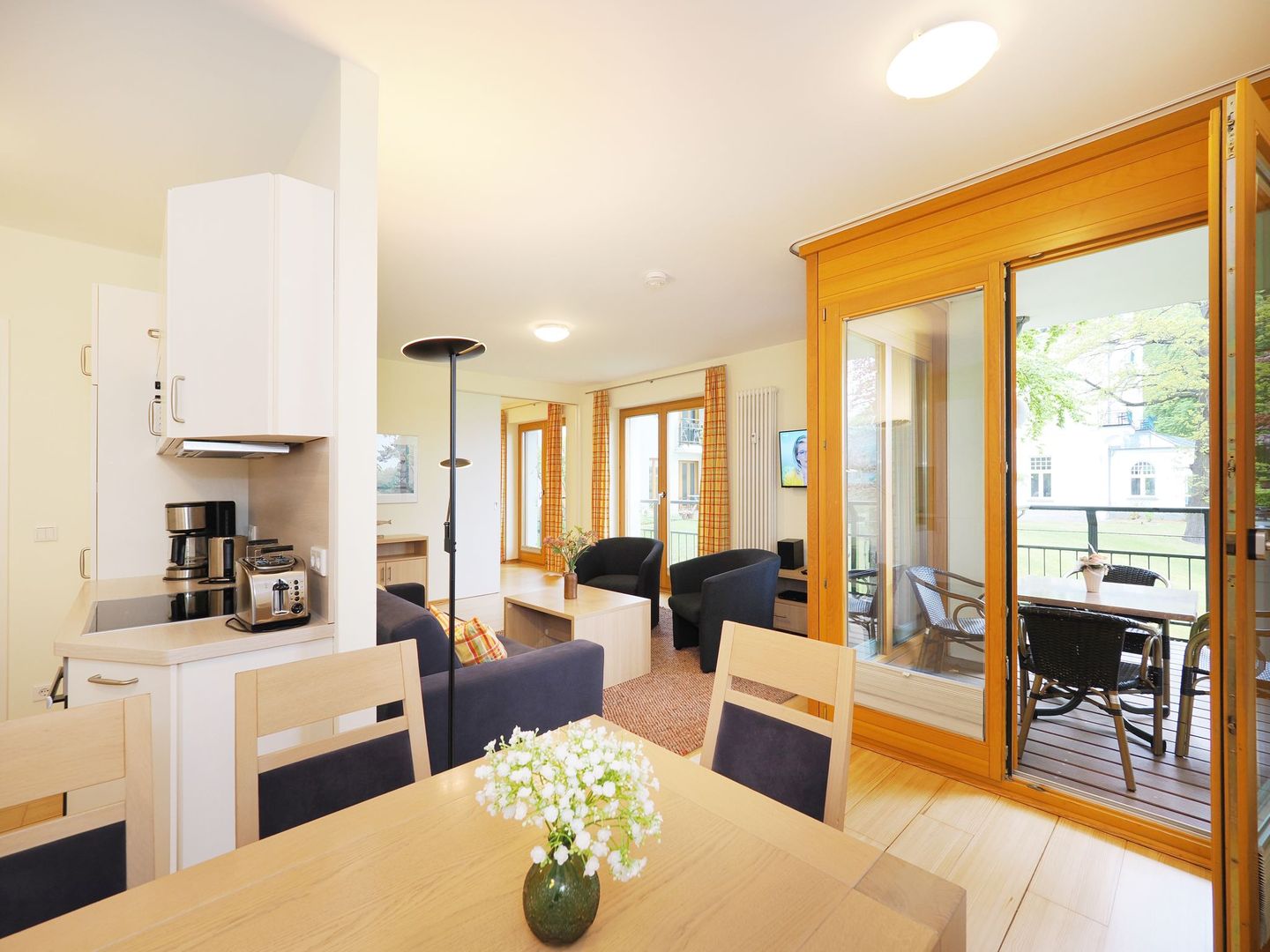 Kaiservillen Heringsdorf Ferienwohnung mit 2 Schlafzimmern und Balkon (D202) Insel Usedom - Wohnzimmer