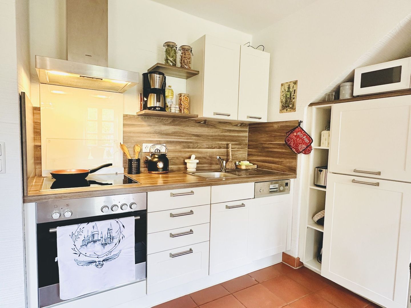 Feriendorf Rugana Komfortplus Ferienwohnung mit 1 Schlafzimmer und Terrasse (B43) Insel Rügen - Küche / Küchenzeile