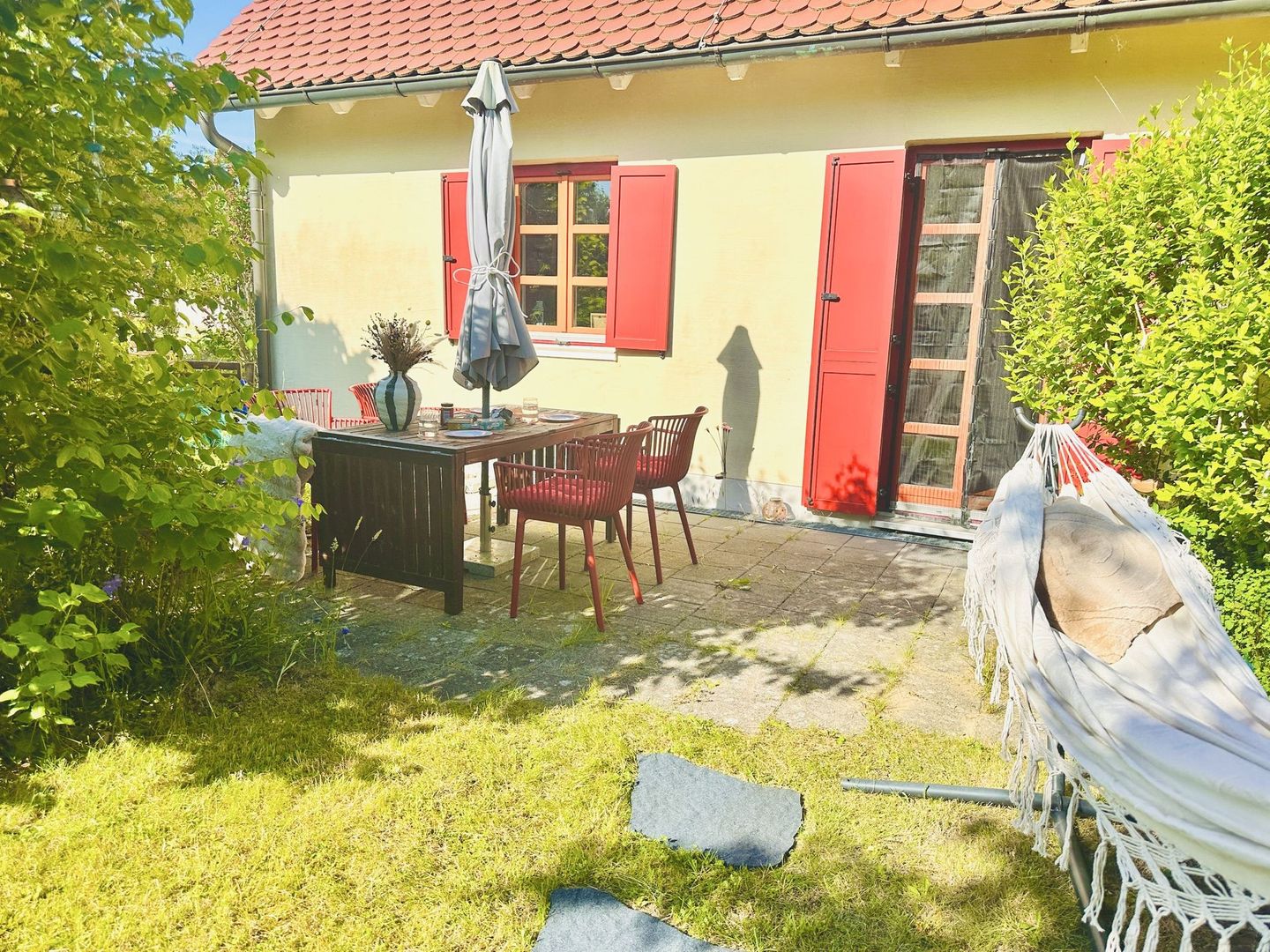 Feriendorf Rugana Komfortplus Ferienwohnung mit 1 Schlafzimmer und Terrasse (B43) Insel Rügen - Terrasse