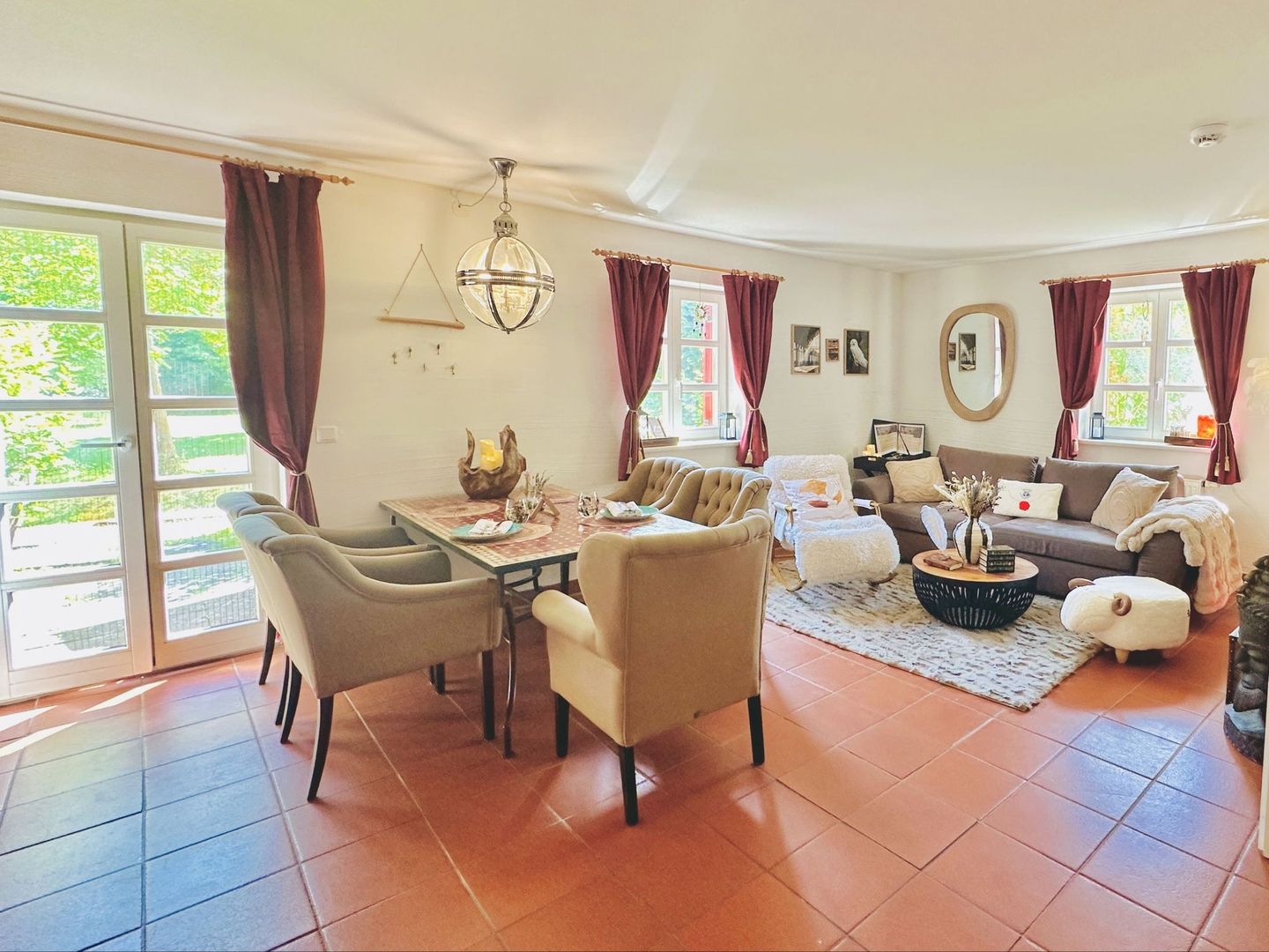Feriendorf Rugana Komfortplus Ferienwohnung mit 1 Schlafzimmer und Terrasse (B43) Insel Rügen - Wohnzimmer