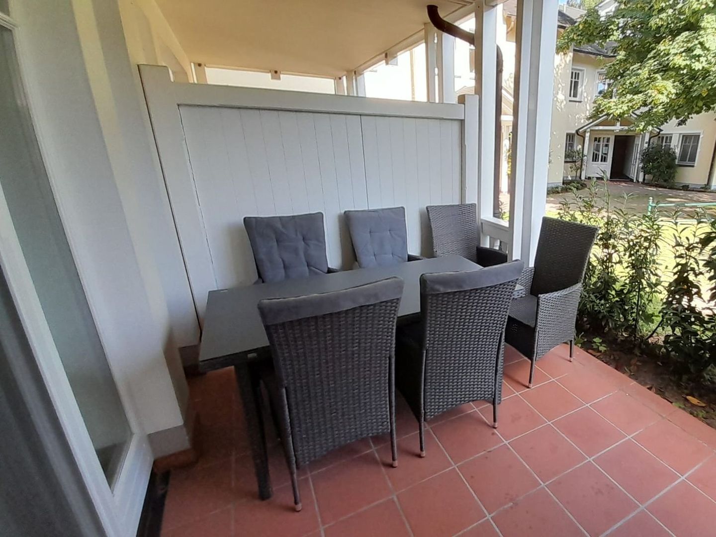 Dünenpark Binz Komfort Ferienwohnung mit 1 Schlafzimmer und Terrasse im Erdgeschoss (239) Insel Rügen - Terrasse